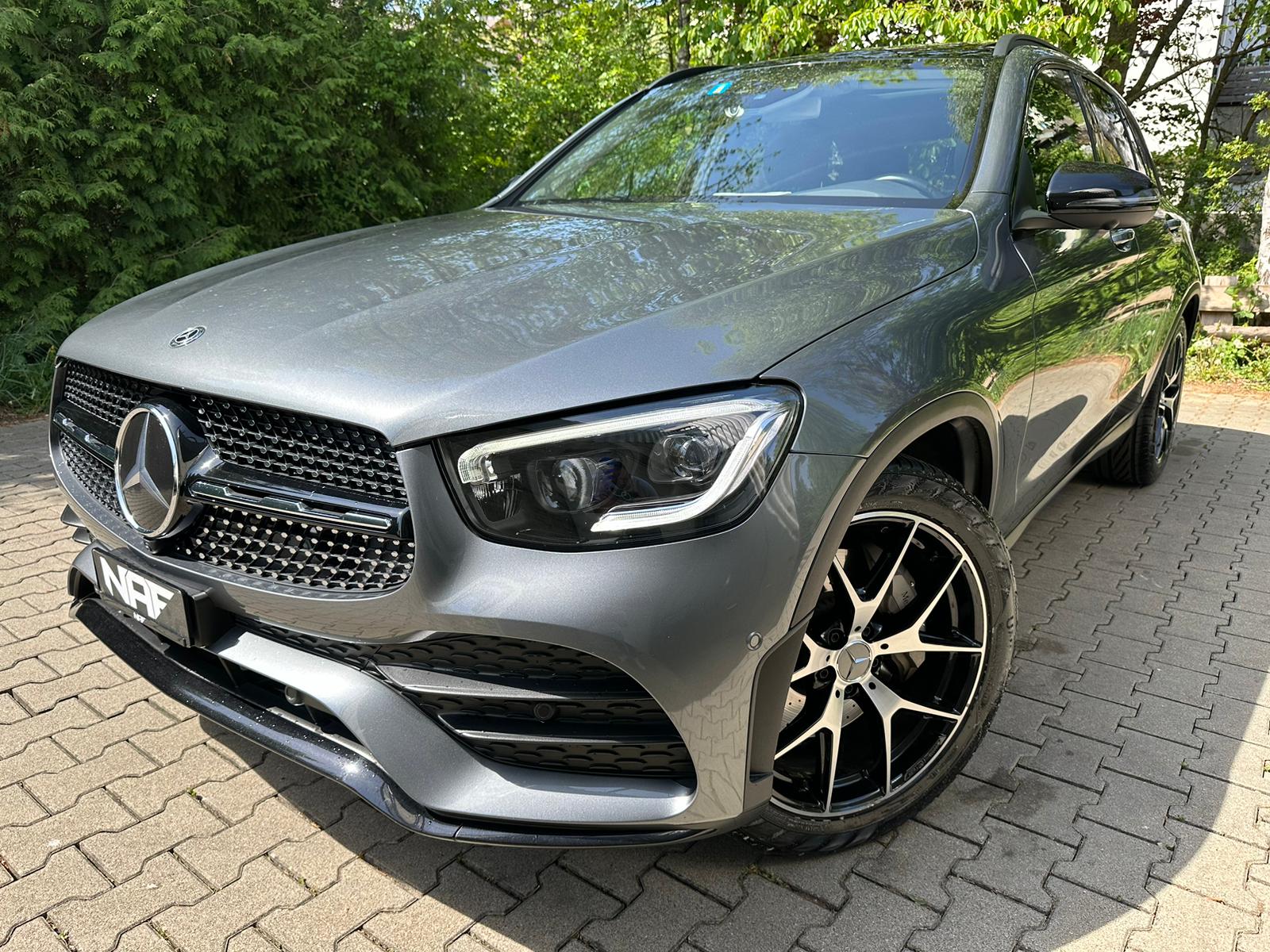 MERCEDES-BENZ GLC 300 d AMG Line 4Matic 9G-Tronic-image-0