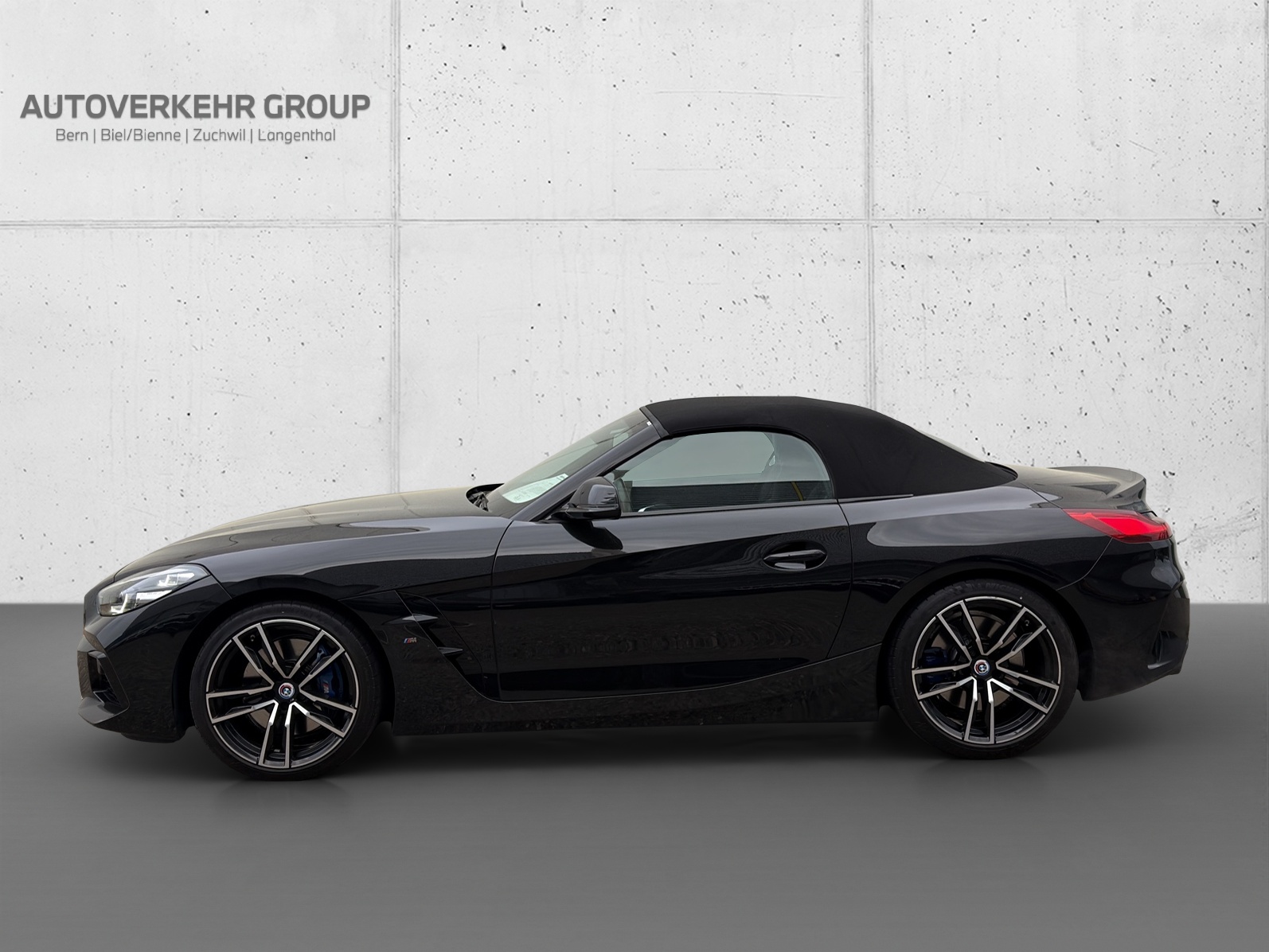 BMW Z4 M40i-showroom-element-1