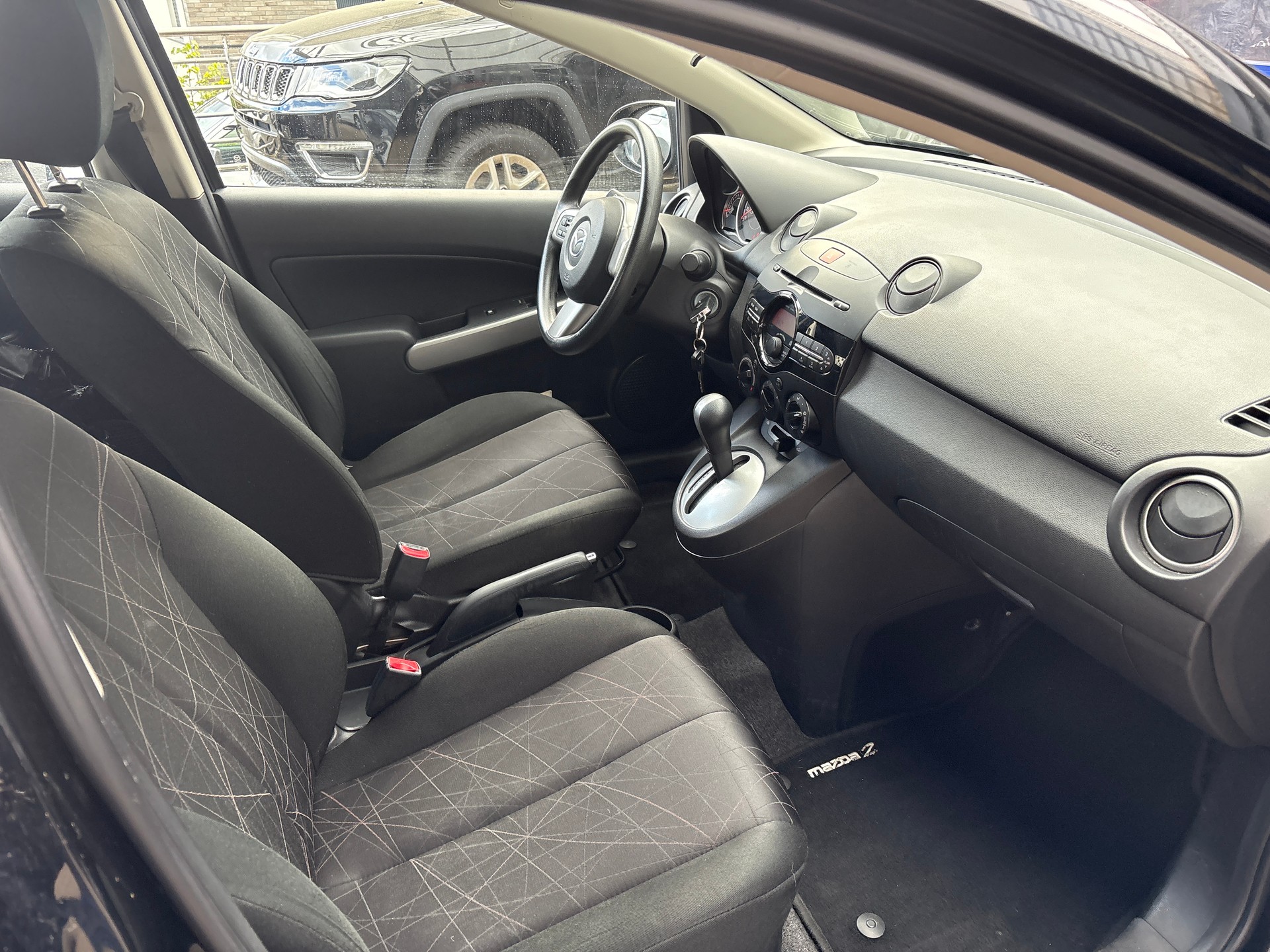 MAZDA 2 1.5i 16V Exclusive Automatic-image-8
