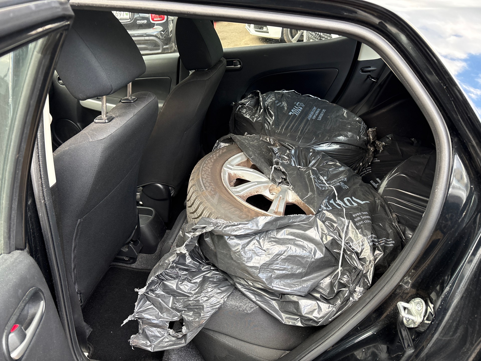 MAZDA 2 1.5i 16V Exclusive Automatic-image-7