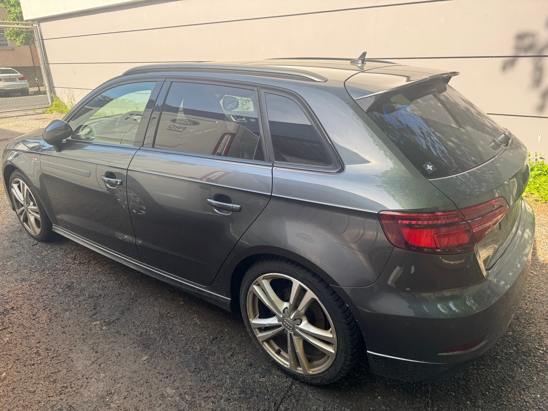 AUDI Q3 2.0 TFSI quattro S-tronic-image-0