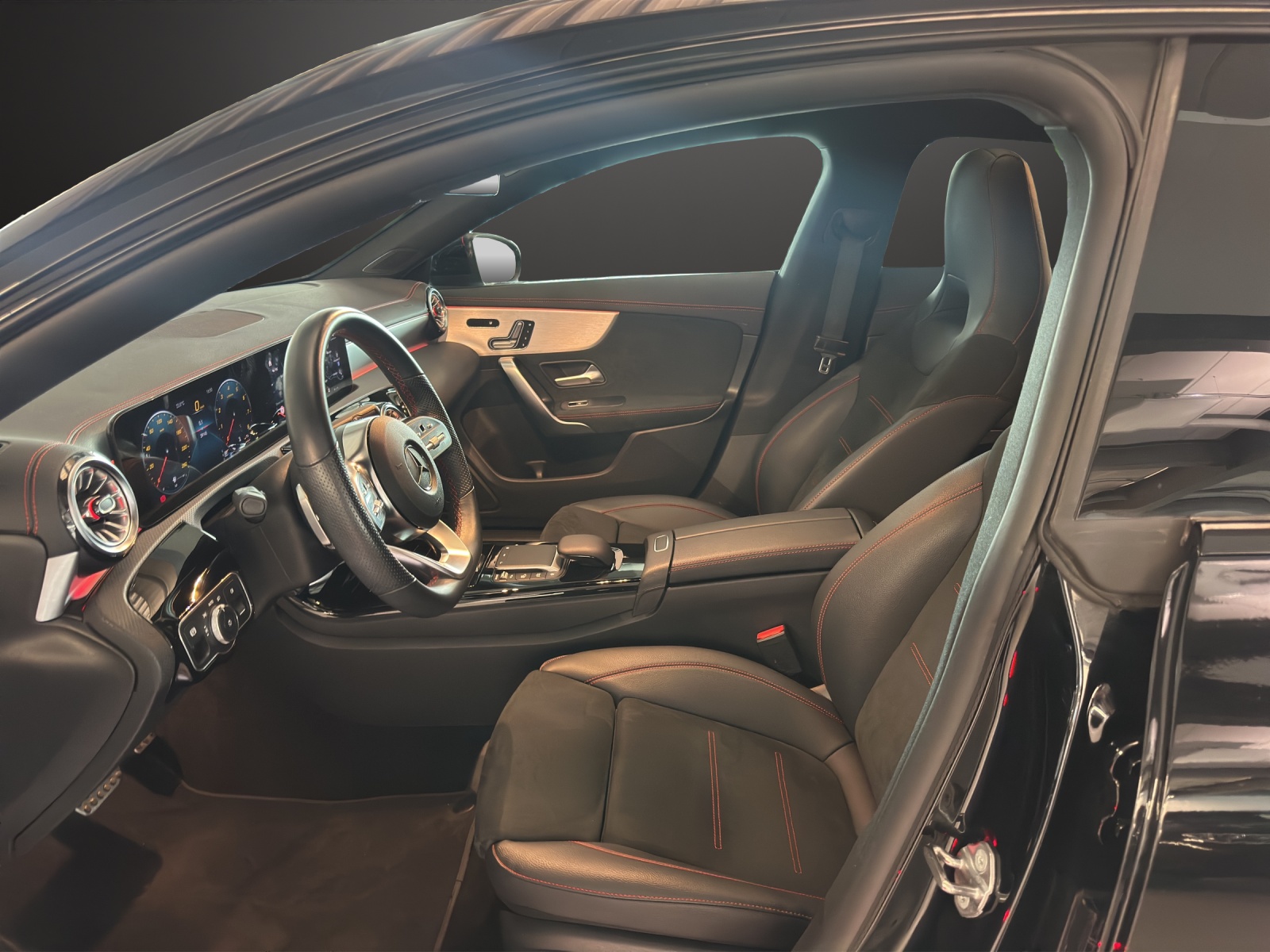 MERCEDES-BENZ CLA SB 250 AMG Line 4M 7G-image-8