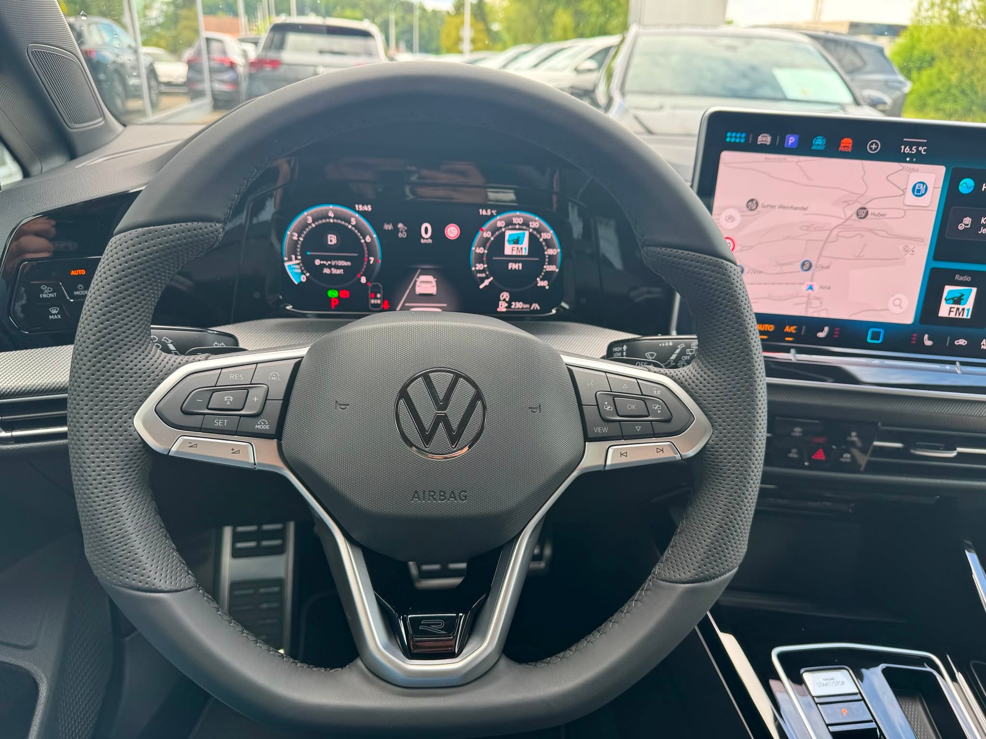VW Golf 2.0 TSI R-Line DSG 4 Motion-image-9