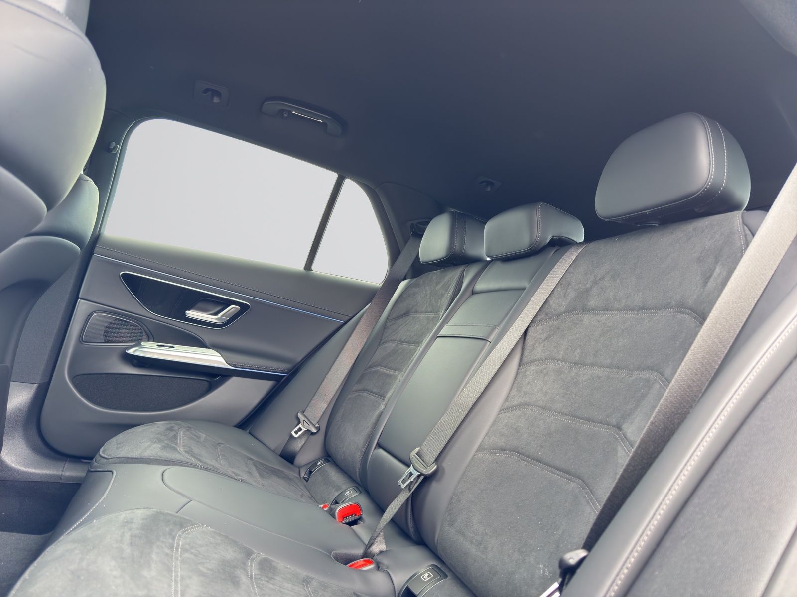 MERCEDES-BENZ E 220 d T 4Matic 9G-Tronic-image-9