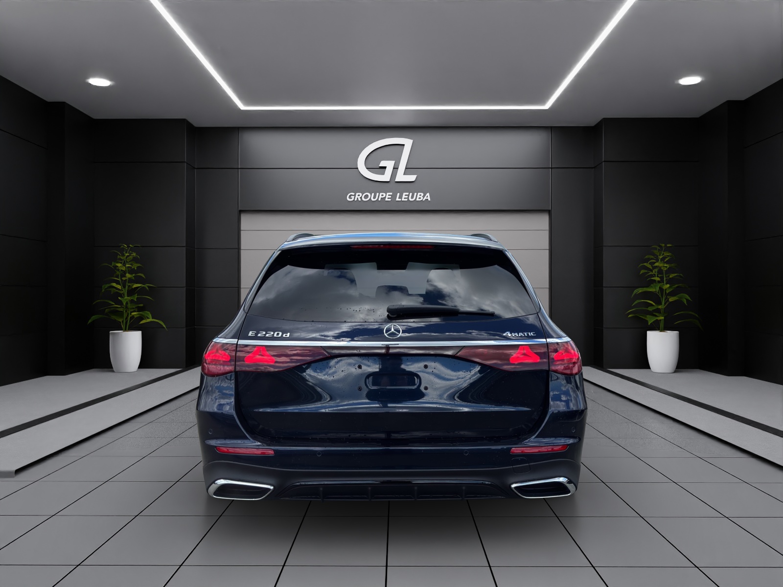MERCEDES-BENZ E 220 d T 4Matic 9G-Tronic-image-4