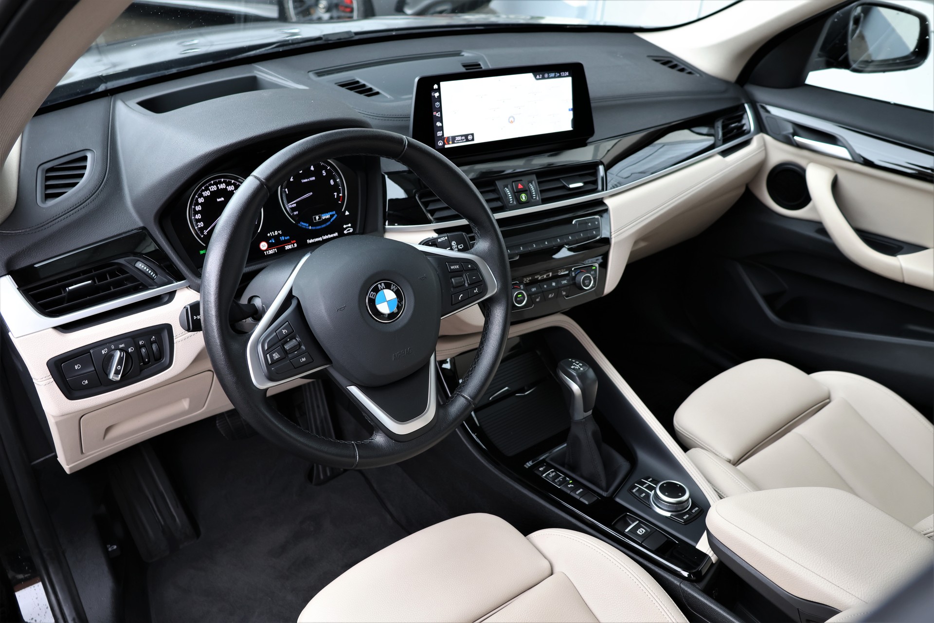 BMW X1 xDrive 25e Sport Line Steptronic (CH)-image-9