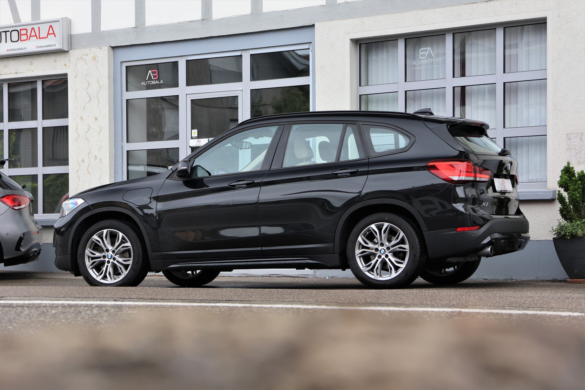 BMW X1 xDrive 25e Sport Line Steptronic (CH)-image-3