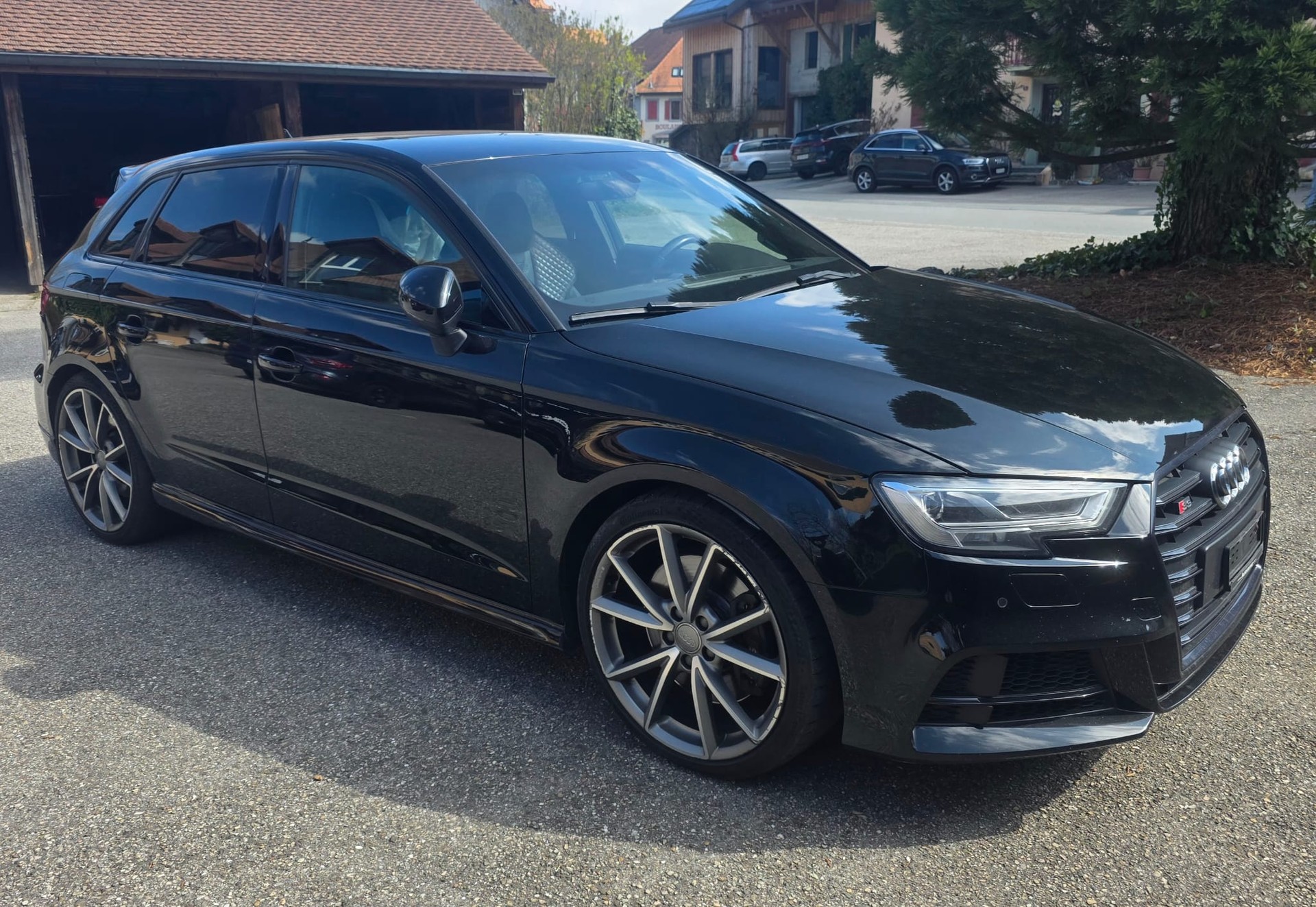 AUDI S3 Sportback 2.0 TFSI quattro S-tronic-showroom-element-2