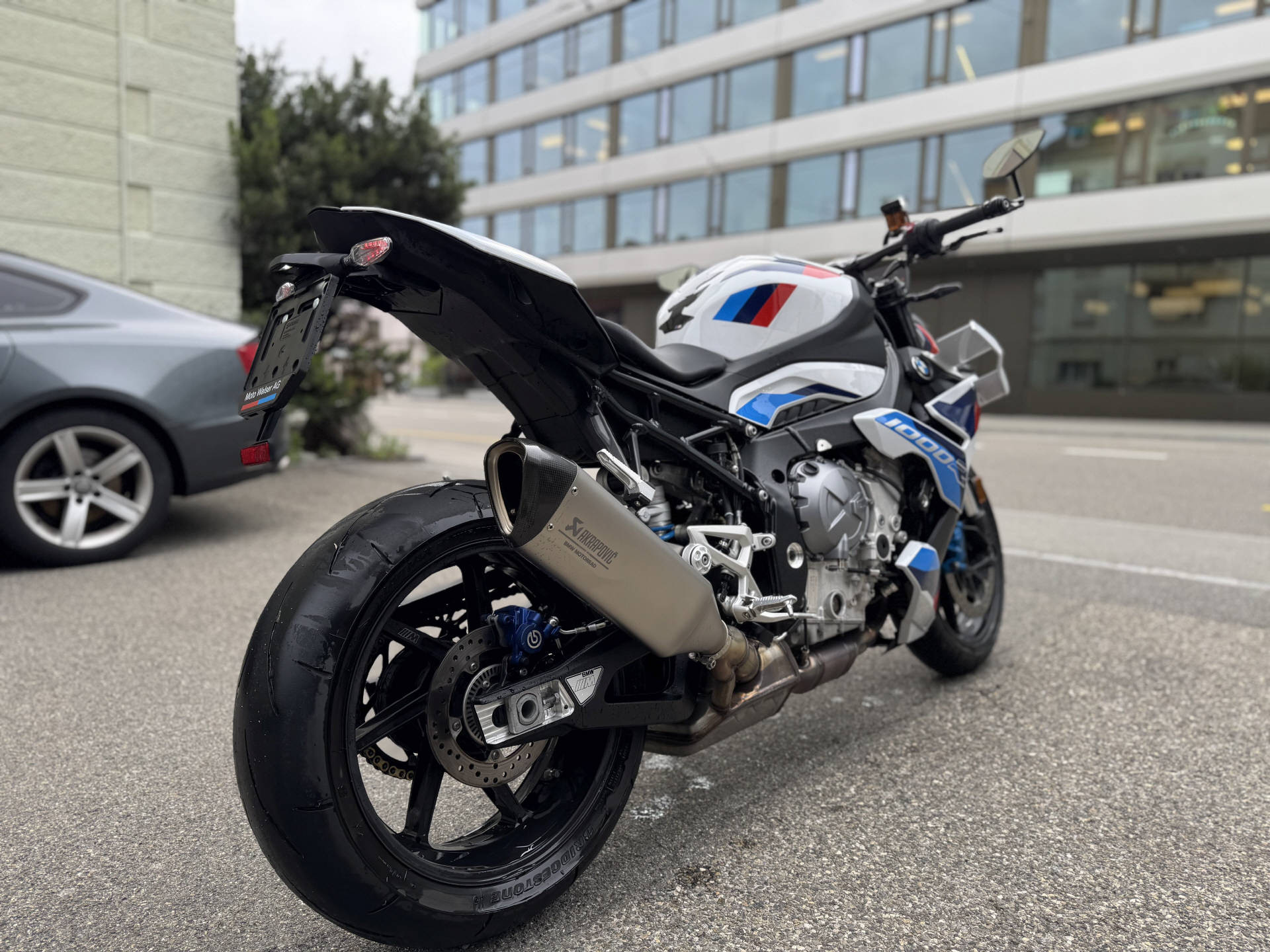 BMW M 1000 R-showroom-element-3