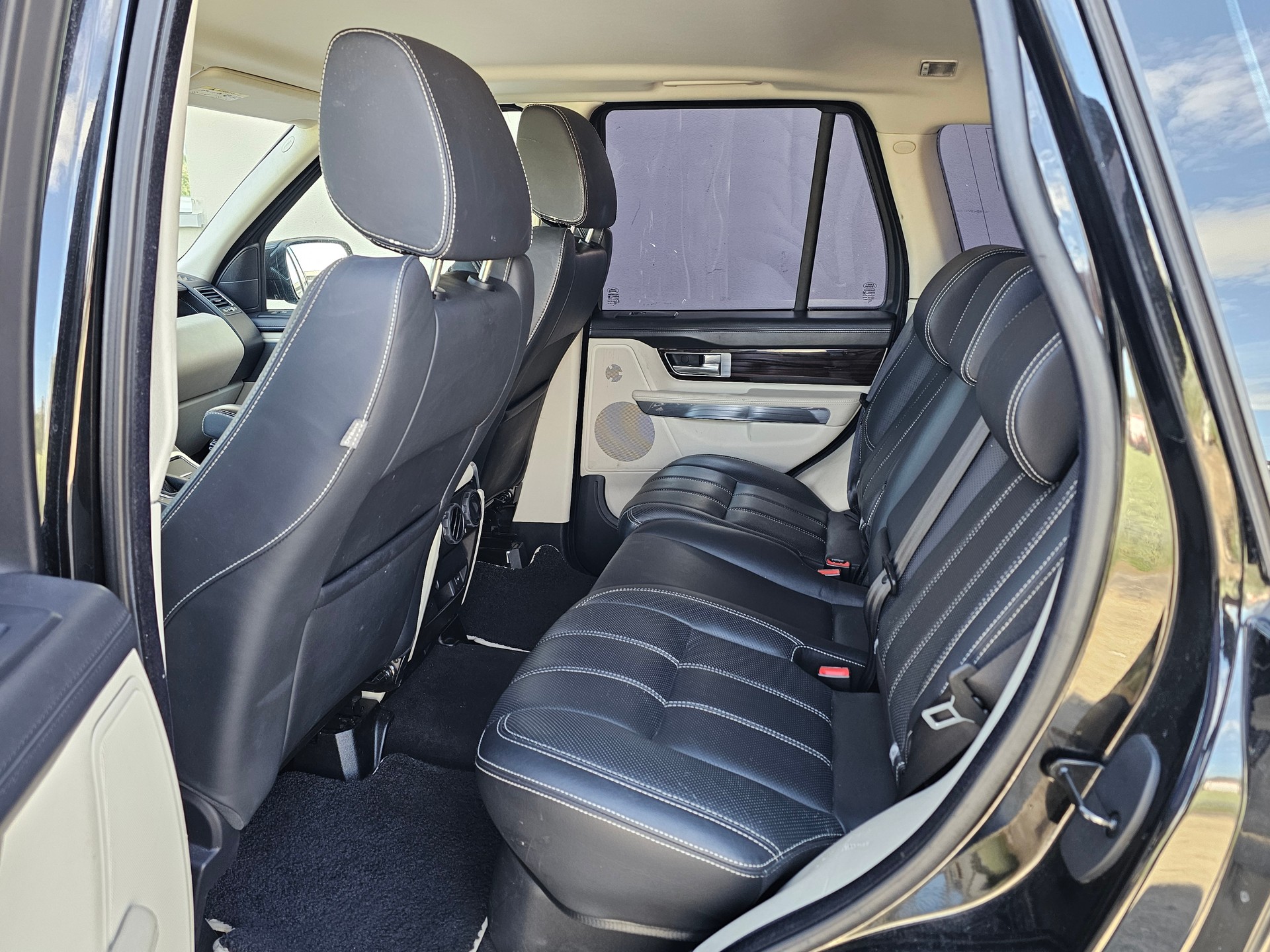 LAND ROVER Range Rover Sport 3.0 TDV6 Silverstone Limited Edition-image-10