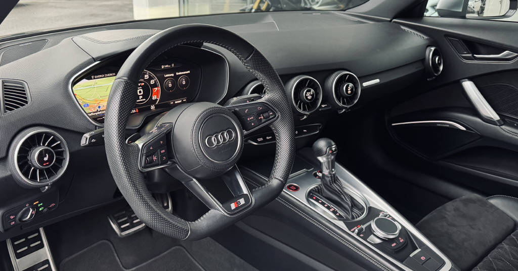 AUDI TT Coupé TTS quattro S-tronic-image-6