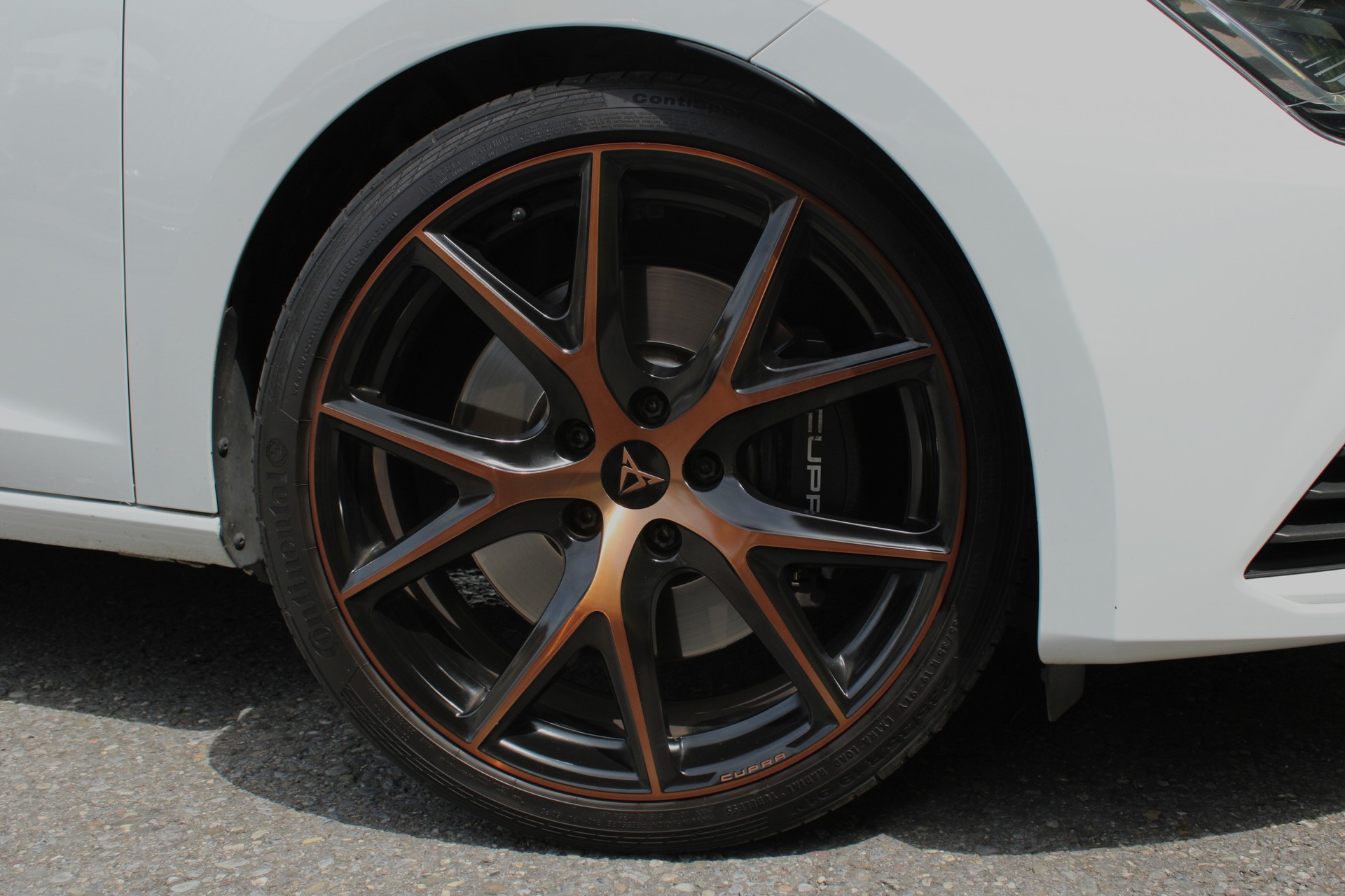 SEAT Leon 2.0 TSI 290 Cupra DSG-image-4