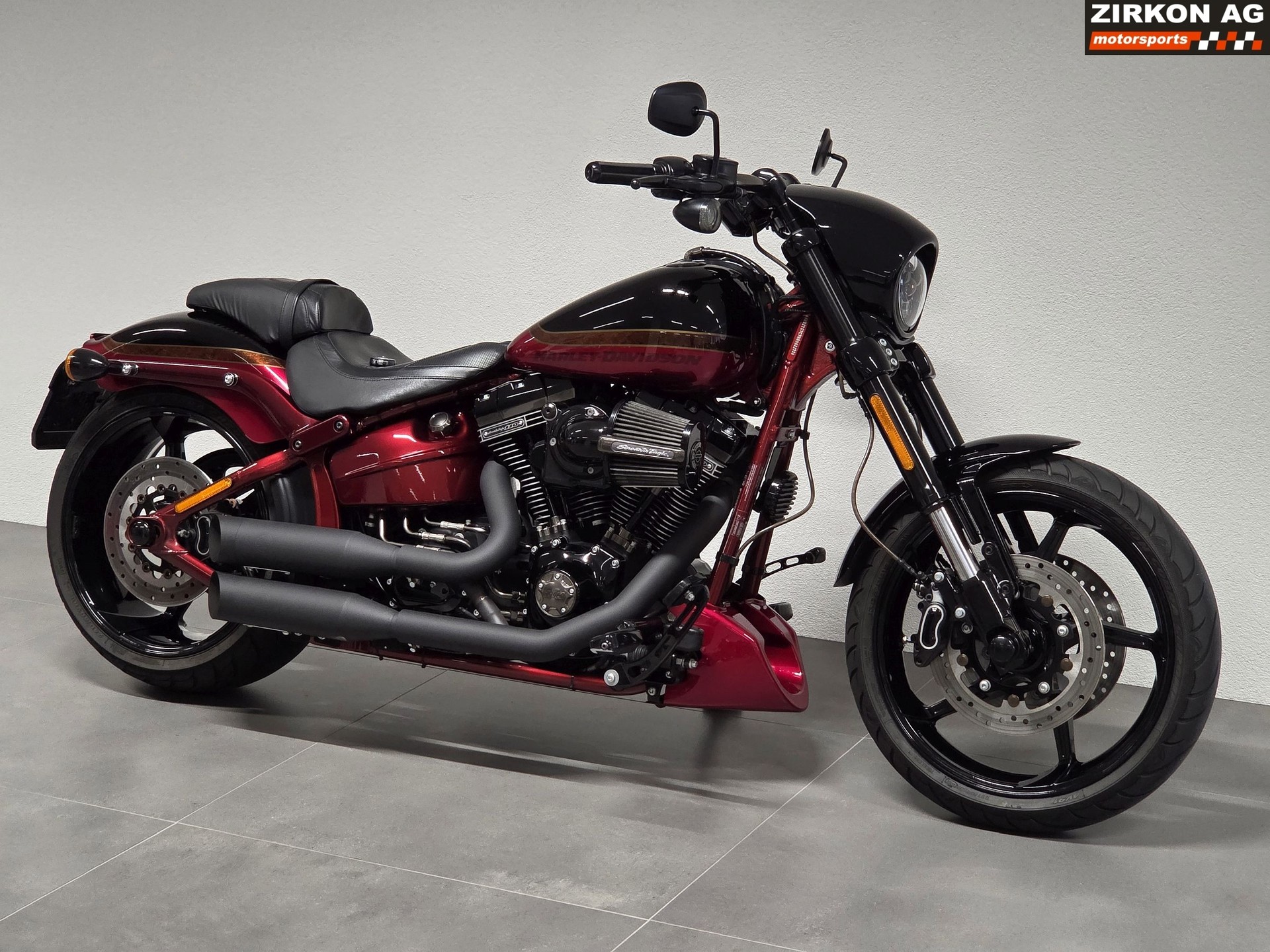 HARLEY-DAVIDSON FXSE Breakout Pro Street CVO ABS MY 2017-showroom-element-1