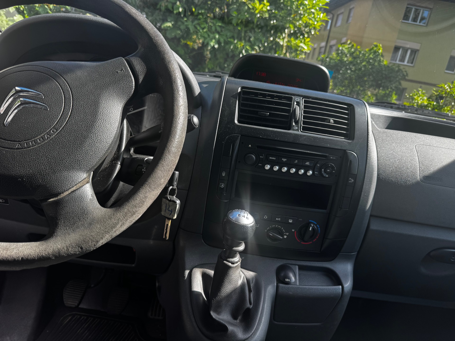 CITROEN Jumpy 2.0 HDi 12 L2H1-image-10