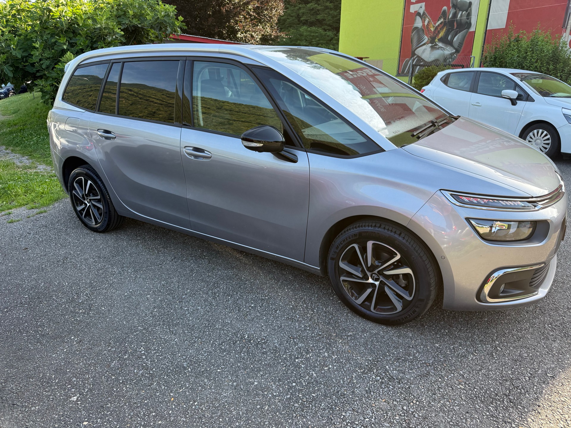 CITROEN Grand C4 Spacetourer 1.5 BlueHDi Shine EAT8-image-2