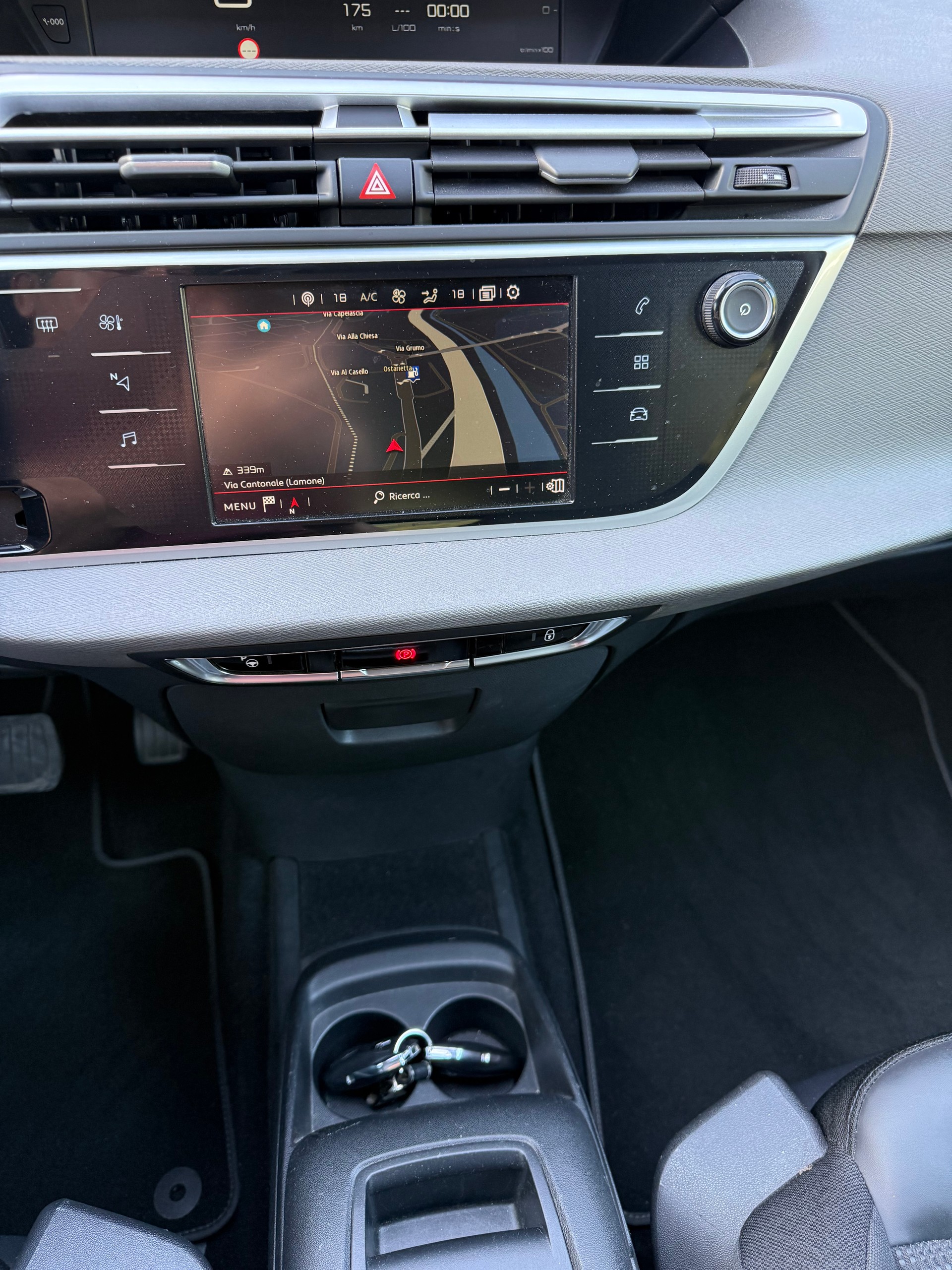 CITROEN Grand C4 Spacetourer 1.5 BlueHDi Shine EAT8-image-6