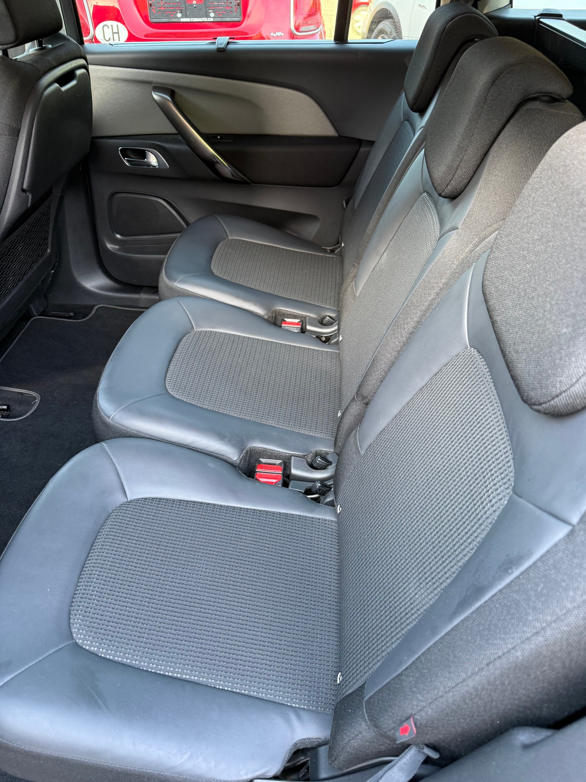 CITROEN Grand C4 Spacetourer 1.5 BlueHDi Shine EAT8-image-5