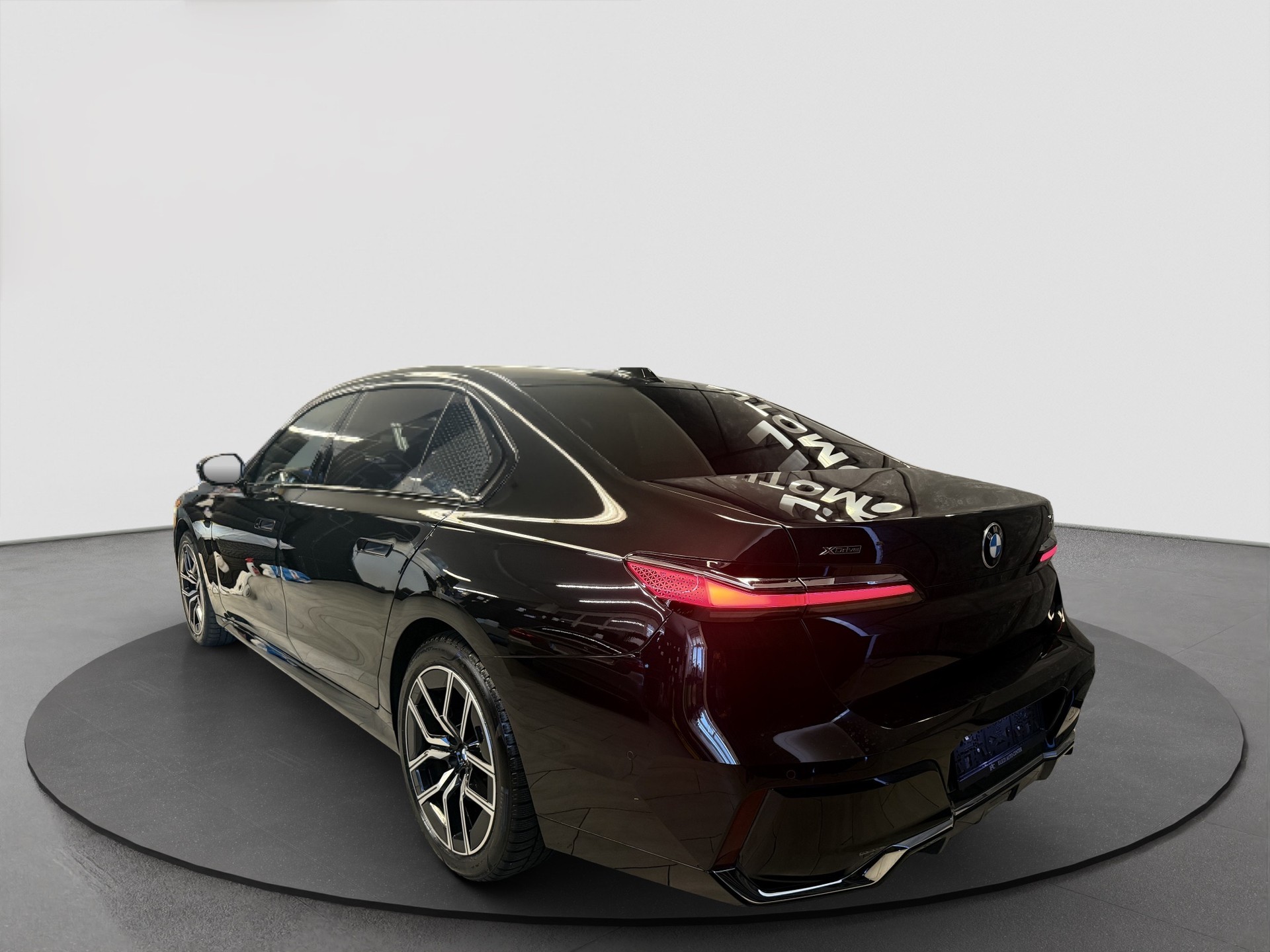 BMW 740d xDrive 48V M Sport Pro Steptronic-image-1