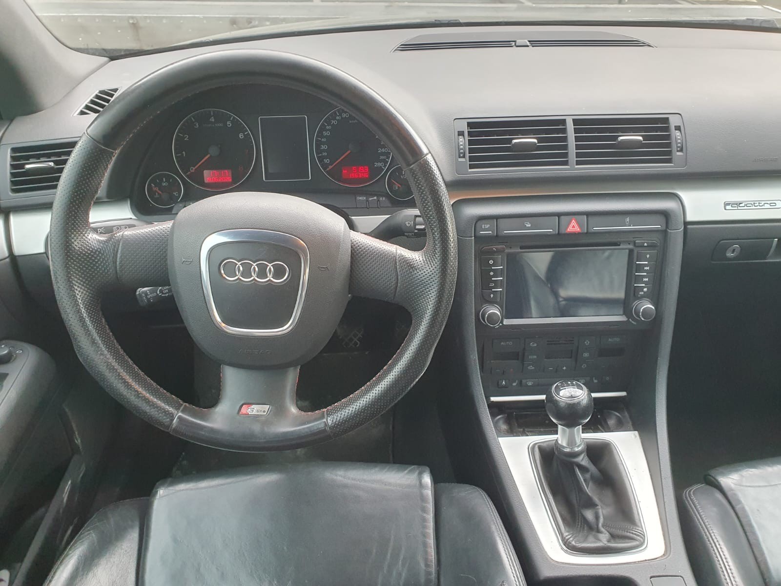 AUDI A4 Avant 3.2 FSI quattro-image-6