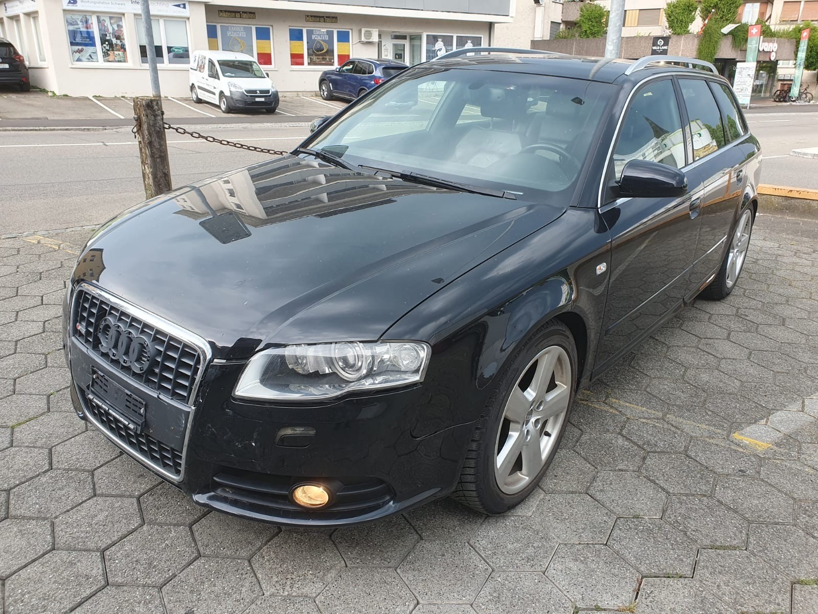 AUDI A4 Avant 3.2 FSI quattro-image-2