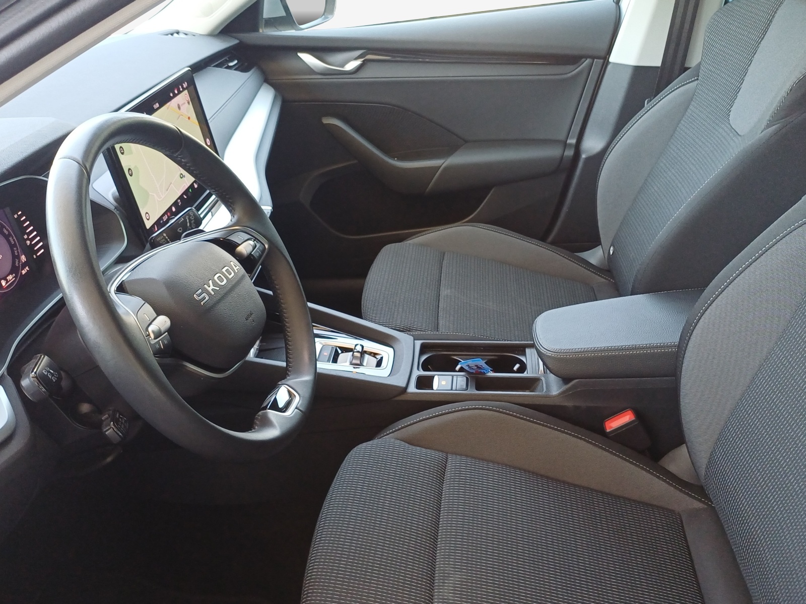SKODA Octavia Combi 1.5 TSI mHEV DSG Dynamic-image-7