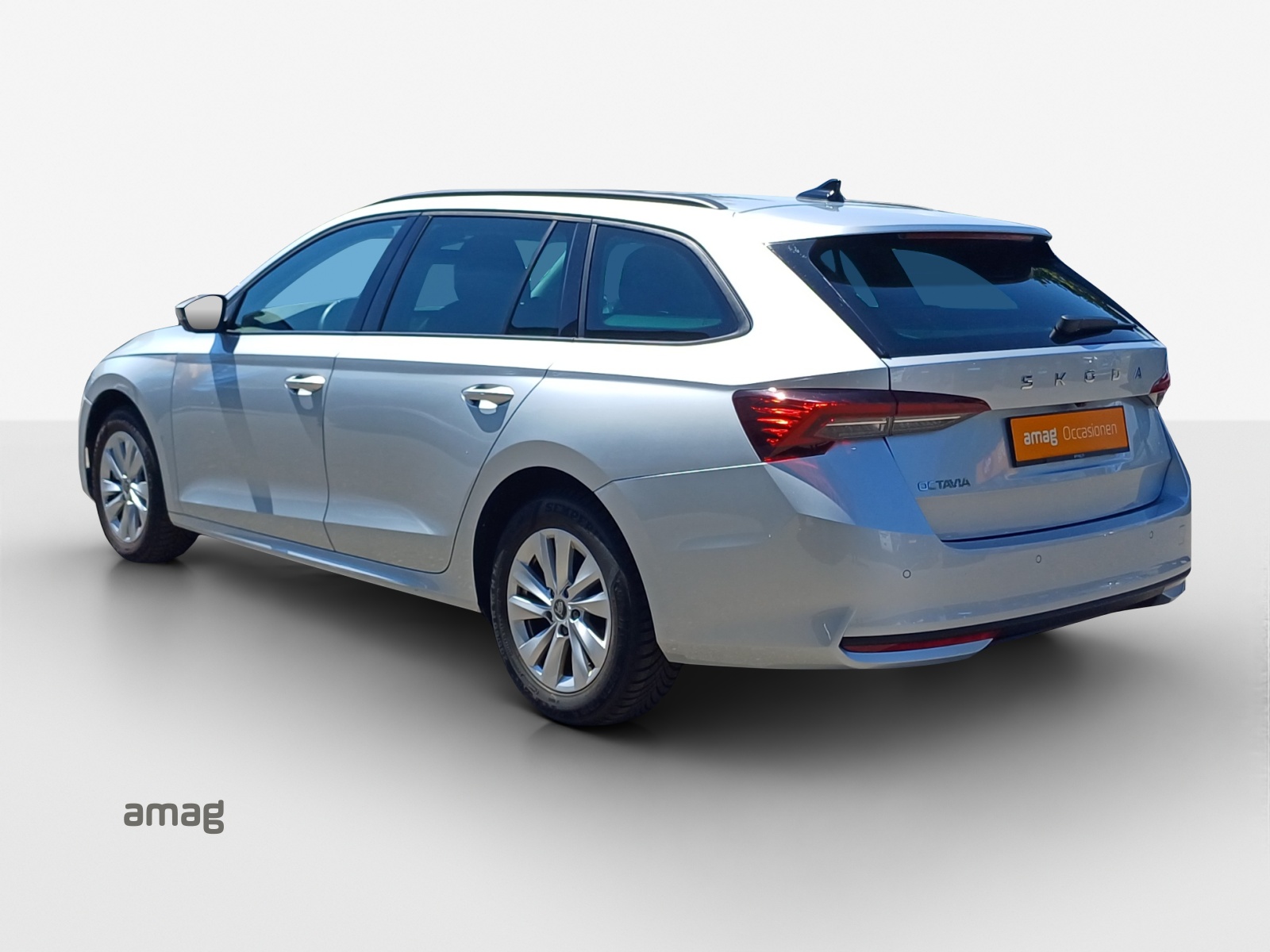 SKODA Octavia Combi 1.5 TSI mHEV DSG Dynamic-image-2