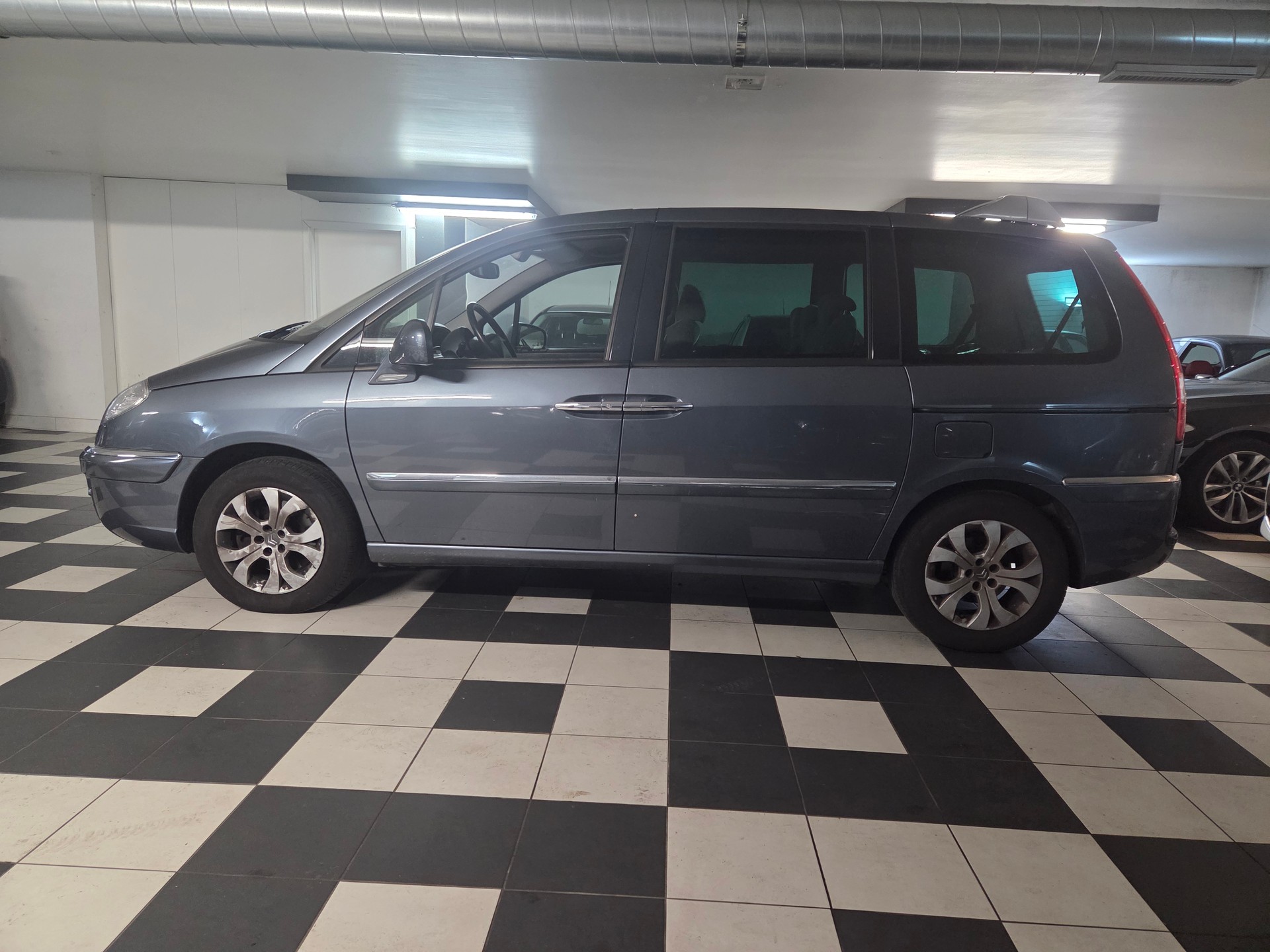 CITROEN C8 2.2 16V HDi Exclusive Automatic-image-1