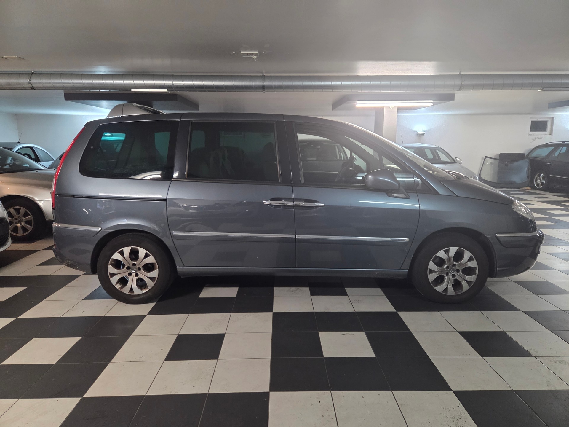 CITROEN C8 2.2 16V HDi Exclusive Automatic-image-4