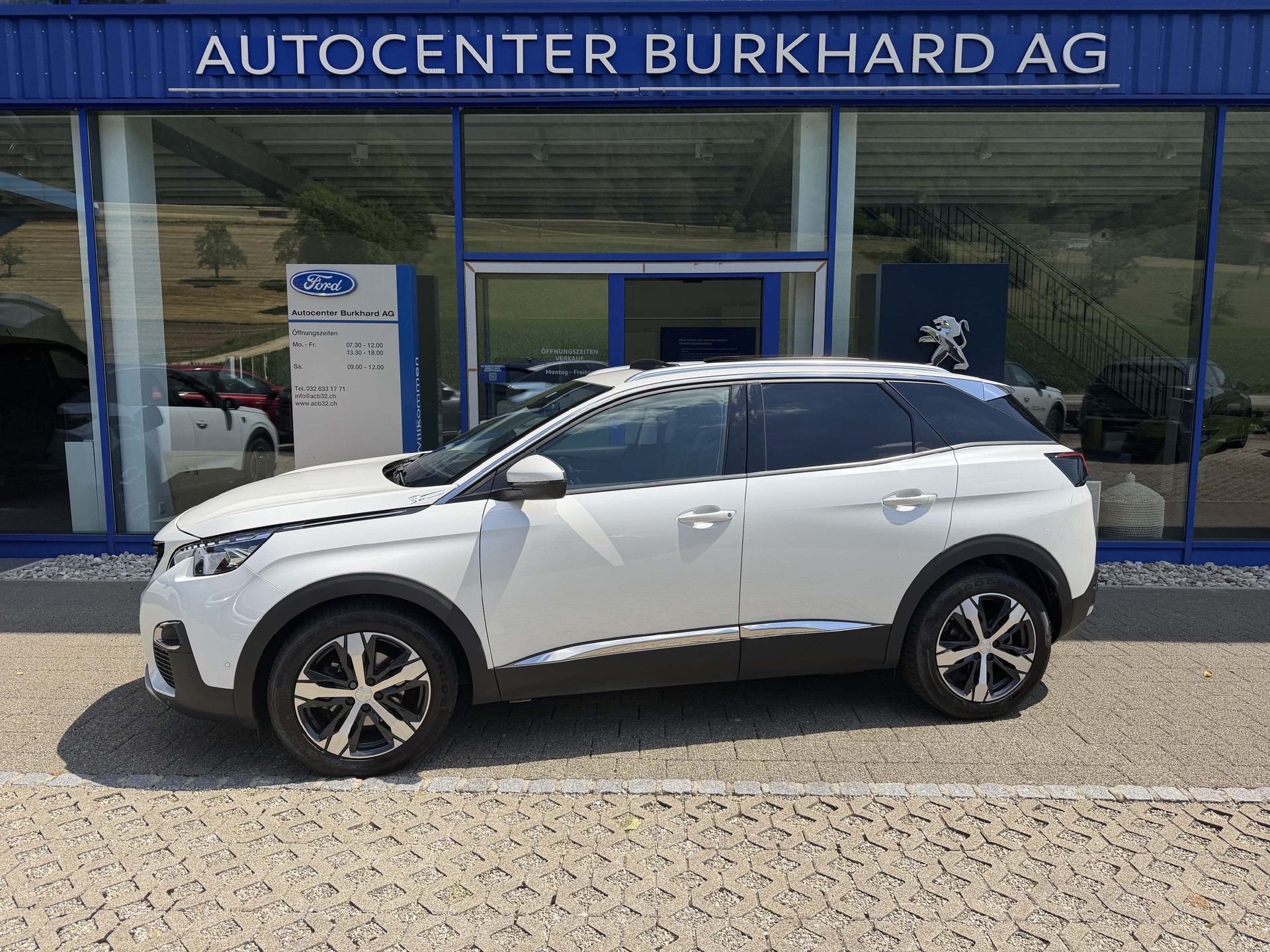 PEUGEOT 3008 1.5 BlueHDi Allure-image-0
