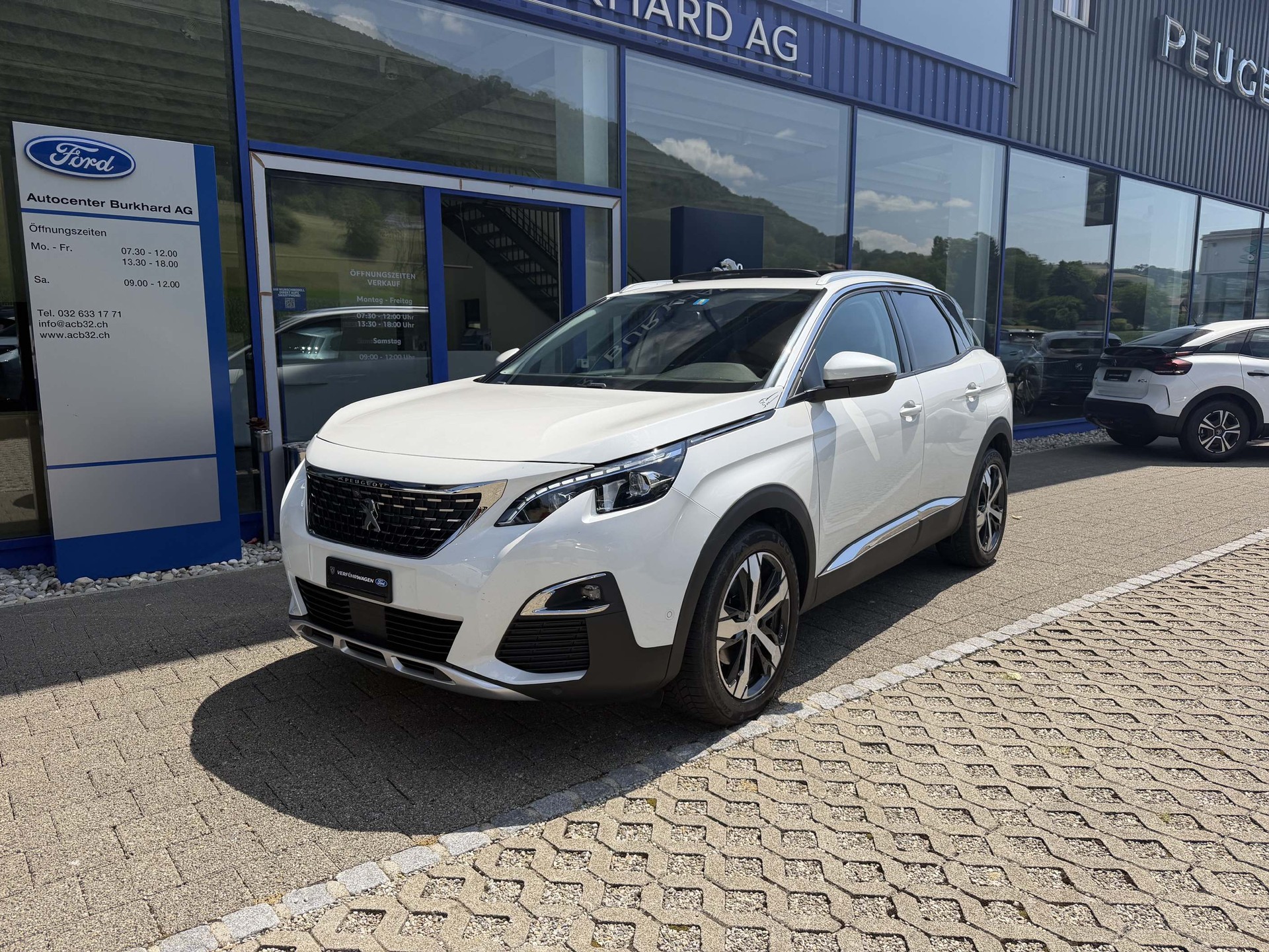 PEUGEOT 3008 1.5 BlueHDi Allure-image-1