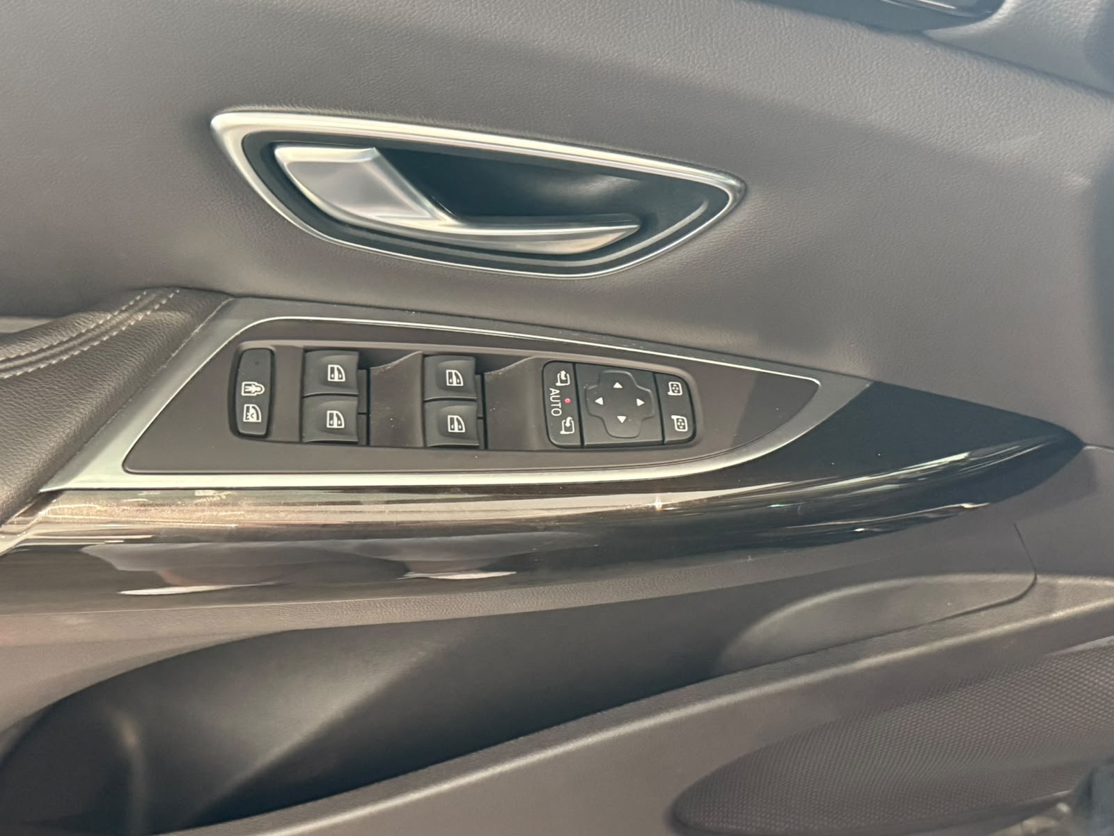 RENAULT Espace 1.6 dCi Swiss Edition EDC-image-18