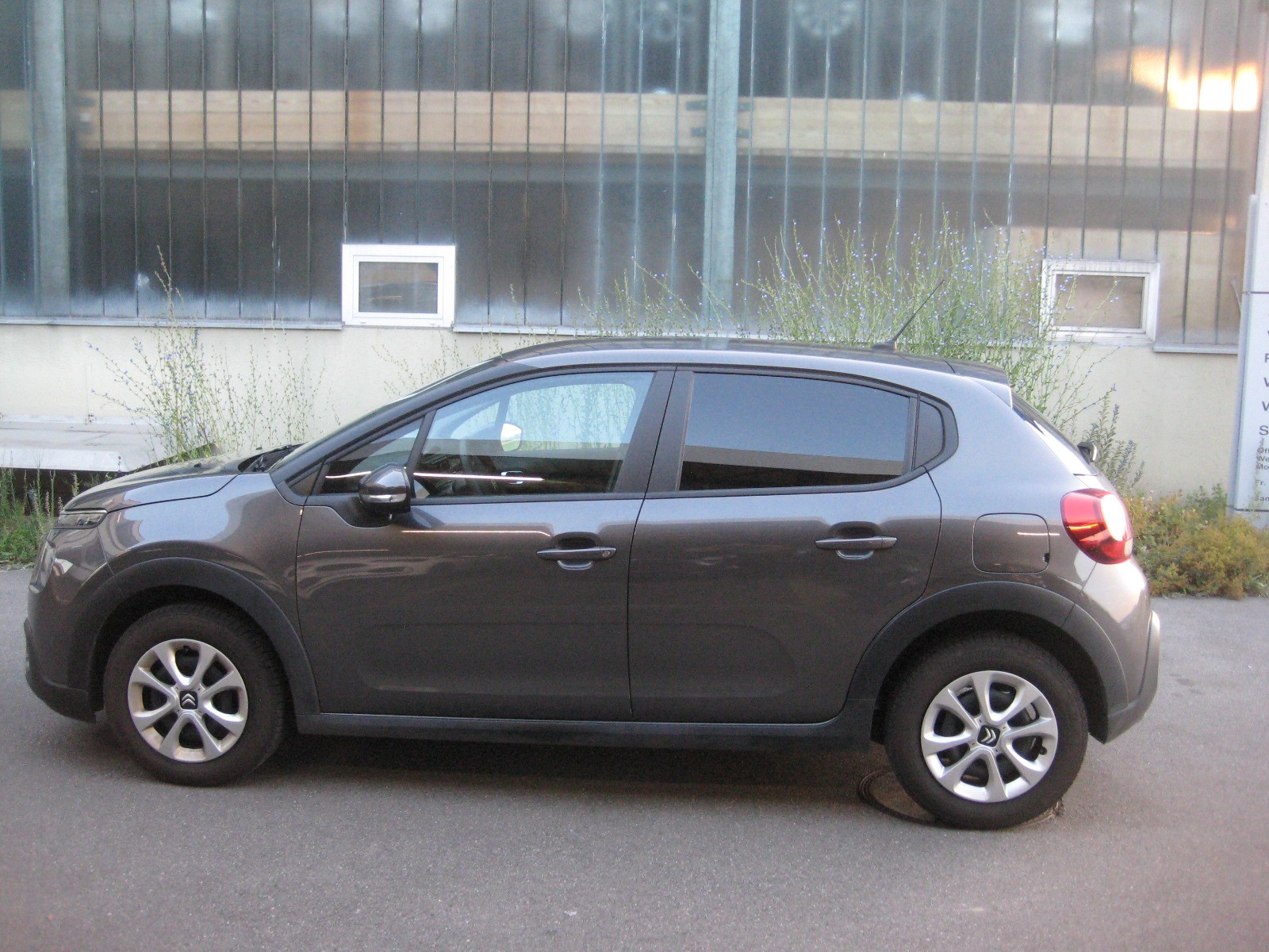 CITROEN C3 1.2i PureTech Swiss Edition-image-1