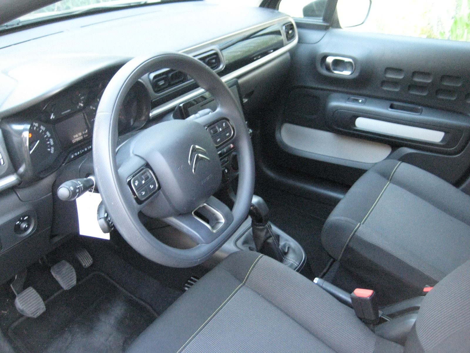 CITROEN C3 1.2i PureTech Swiss Edition-image-5