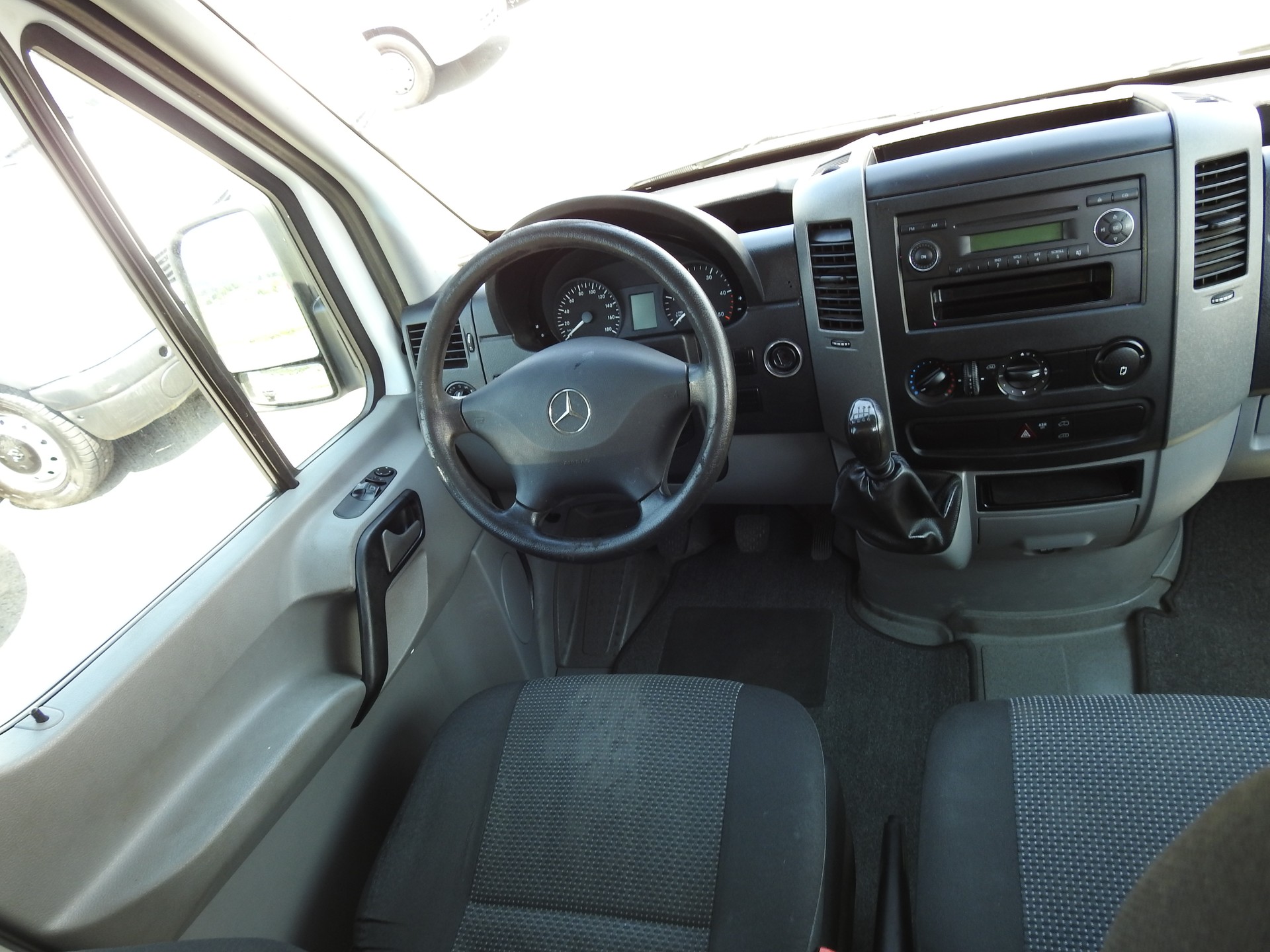 MERCEDES-BENZ Sprinter 213 CDI Standard-image-17