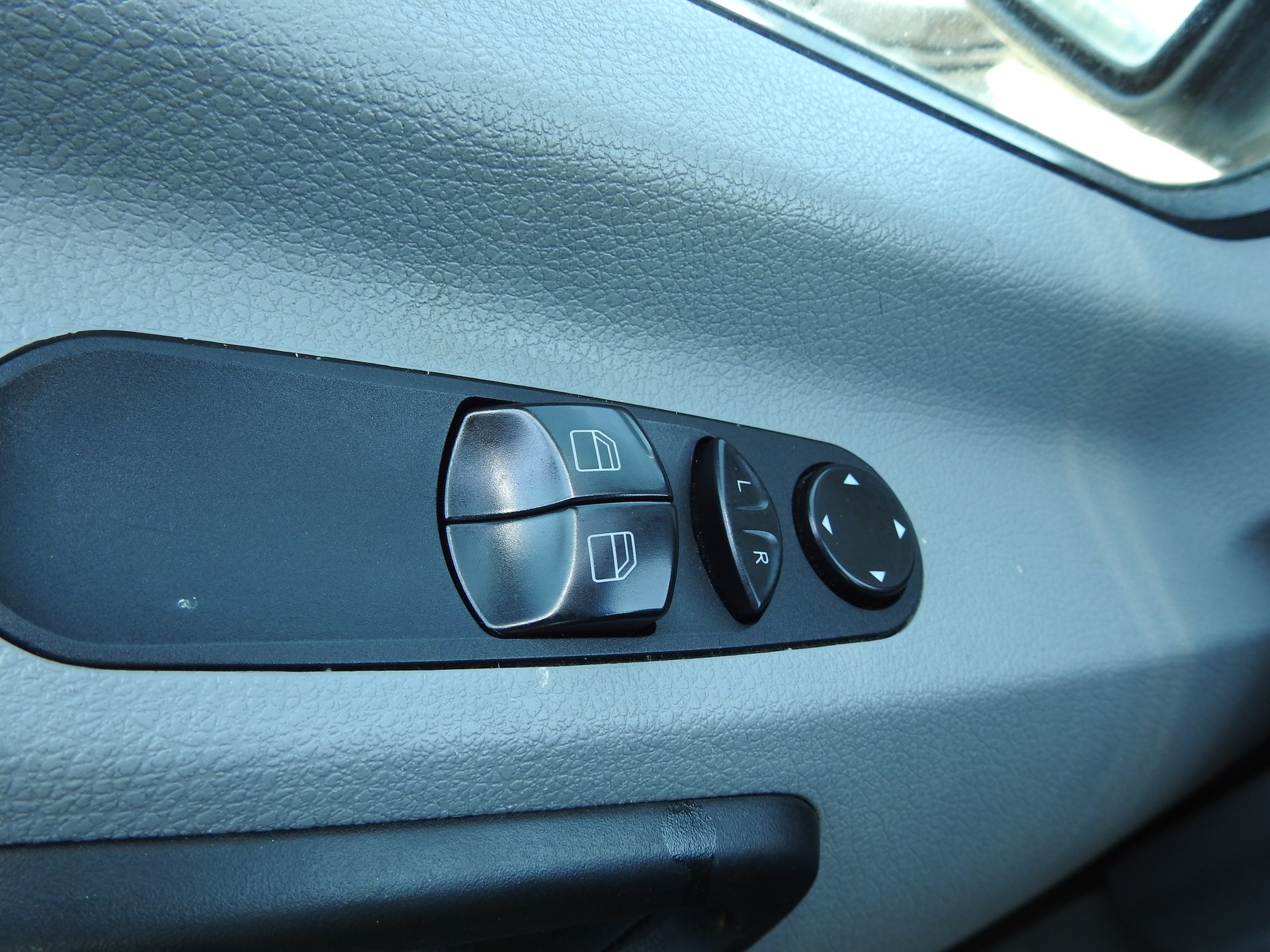 MERCEDES-BENZ Sprinter 213 CDI Standard-image-21