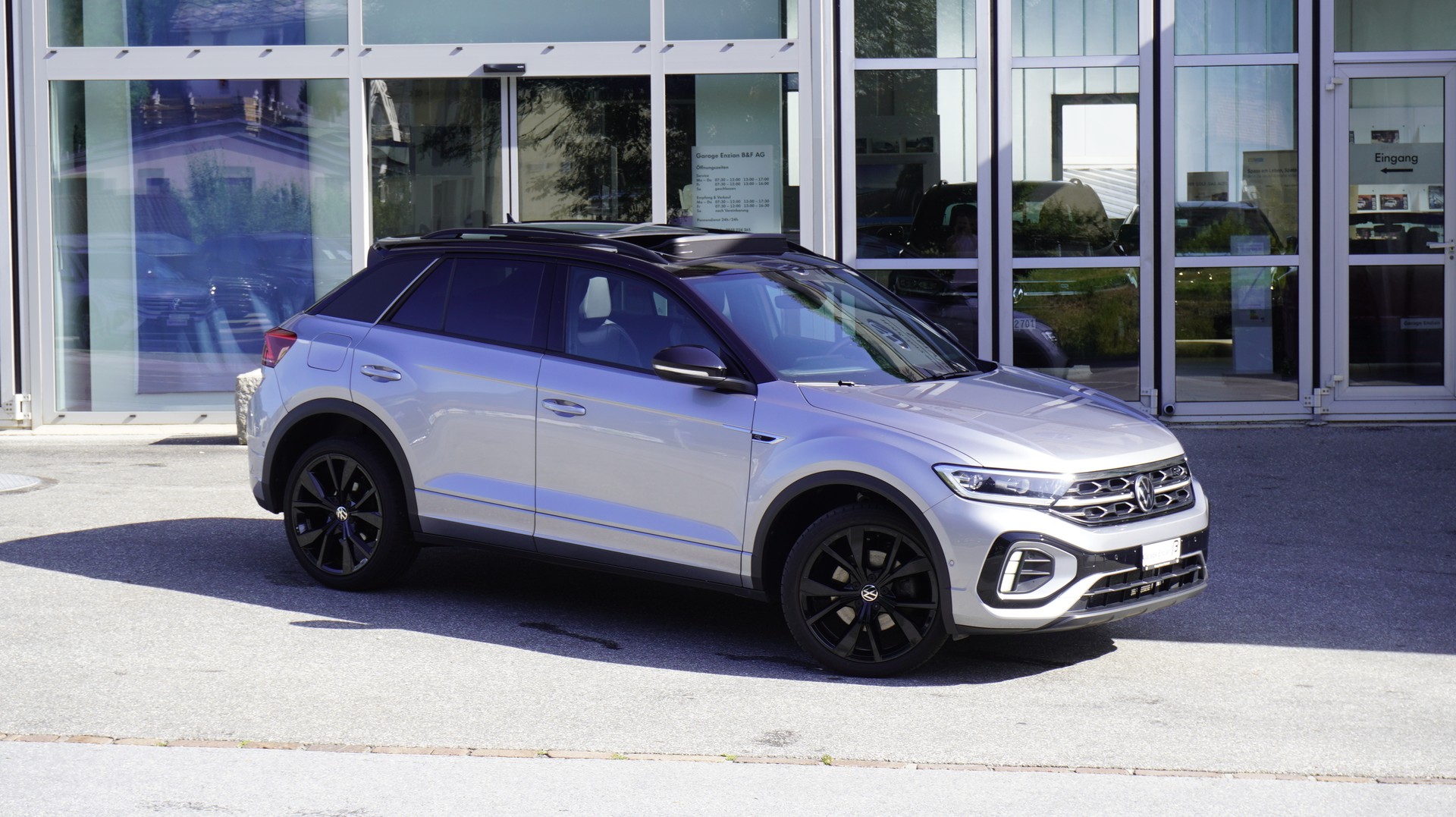 VW T-Roc 2.0 TSI R-Line DSG 4Motion-image-5