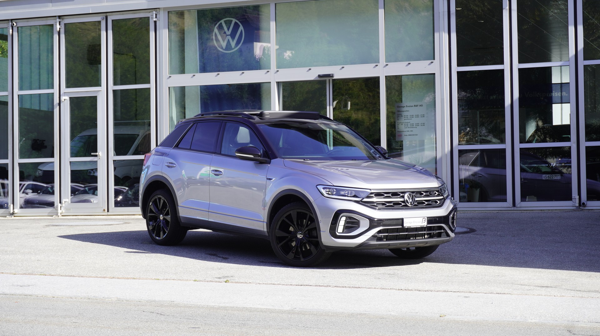VW T-Roc 2.0 TSI R-Line DSG 4Motion-image-0