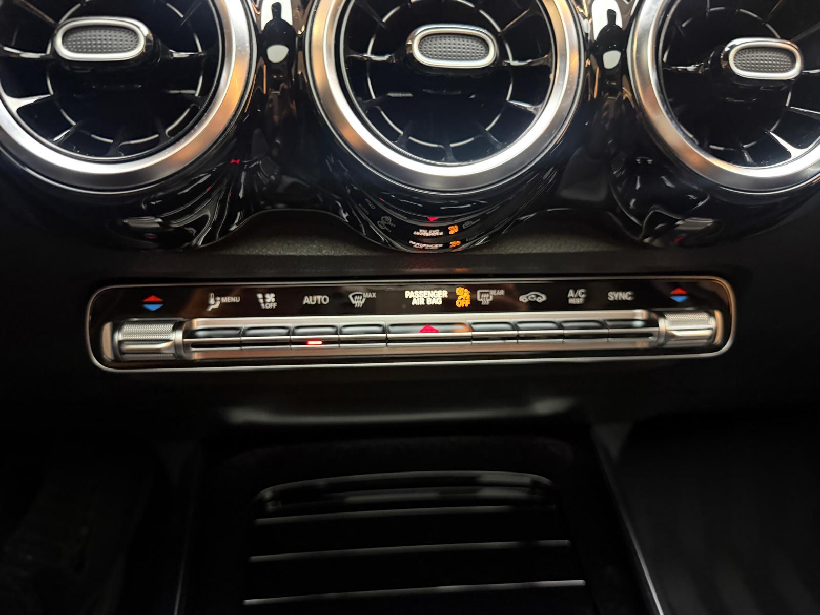 MERCEDES-BENZ GLB 200 d AMG Line-image-25
