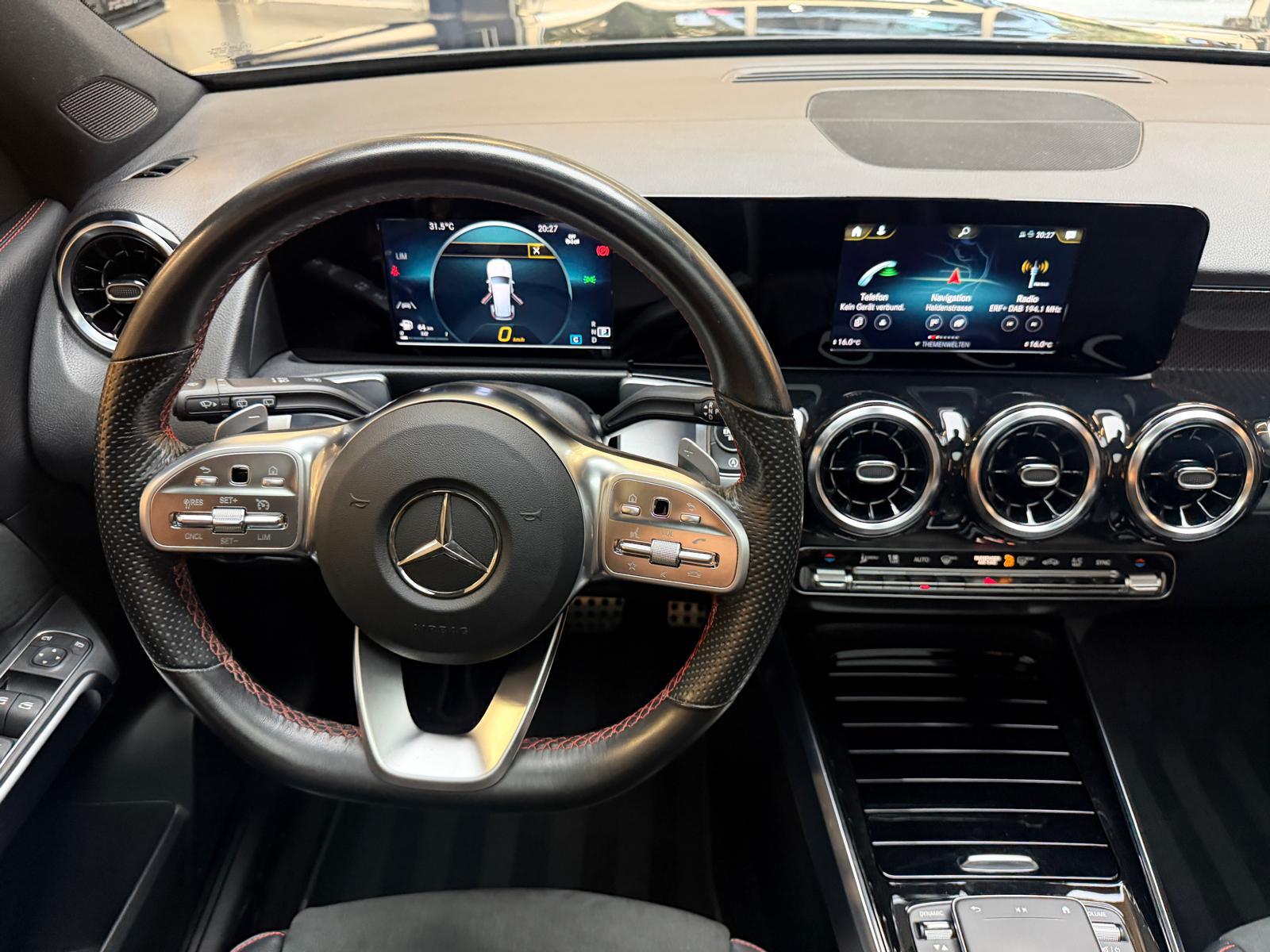 MERCEDES-BENZ GLB 200 d AMG Line-image-12