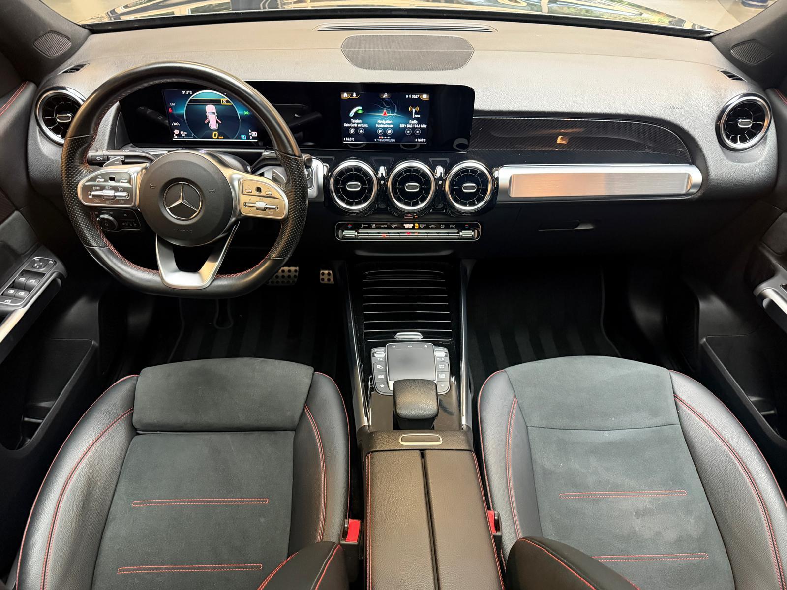MERCEDES-BENZ GLB 200 d AMG Line-image-11