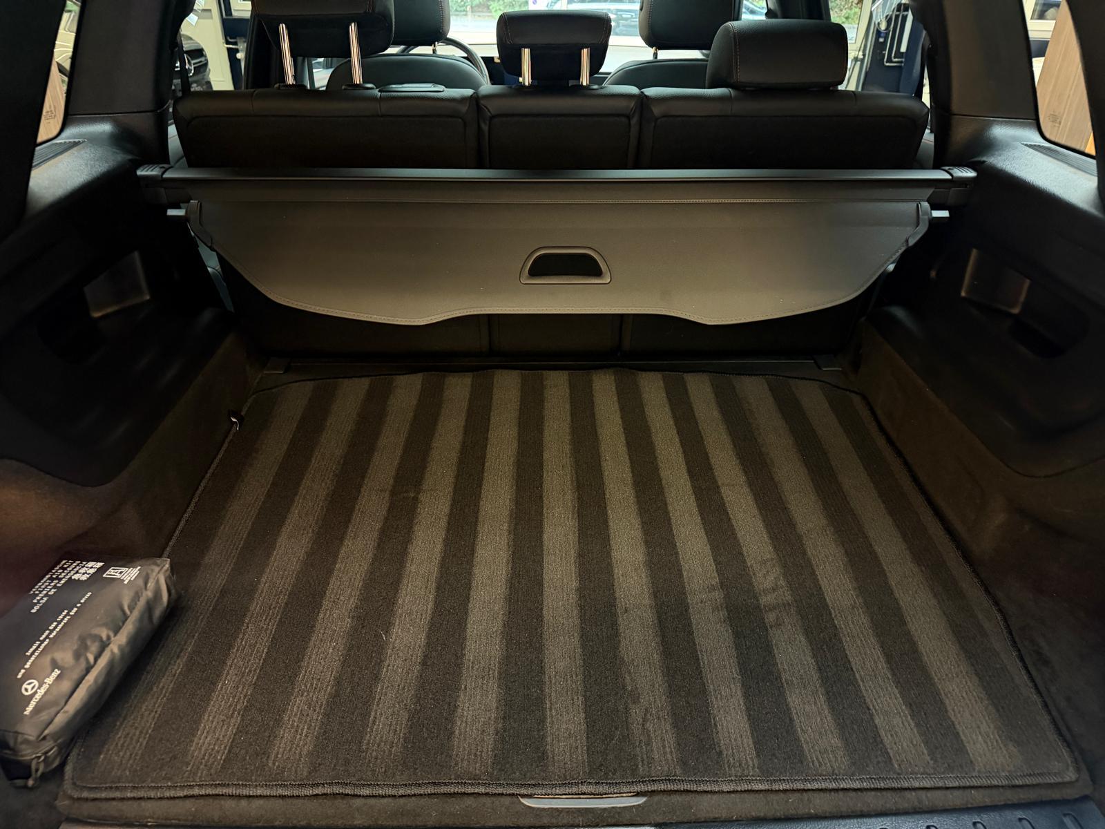 MERCEDES-BENZ GLB 200 d AMG Line-image-19