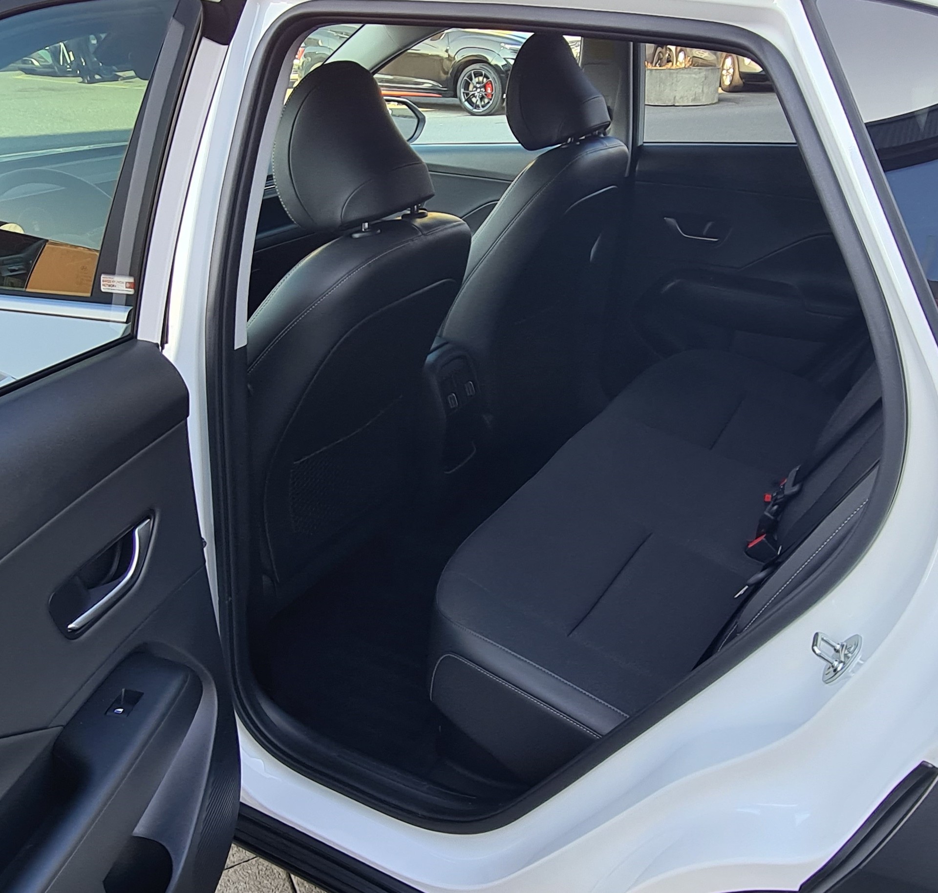 HYUNDAI Kona 1.6 GDi HEV Amplia DCT-image-10