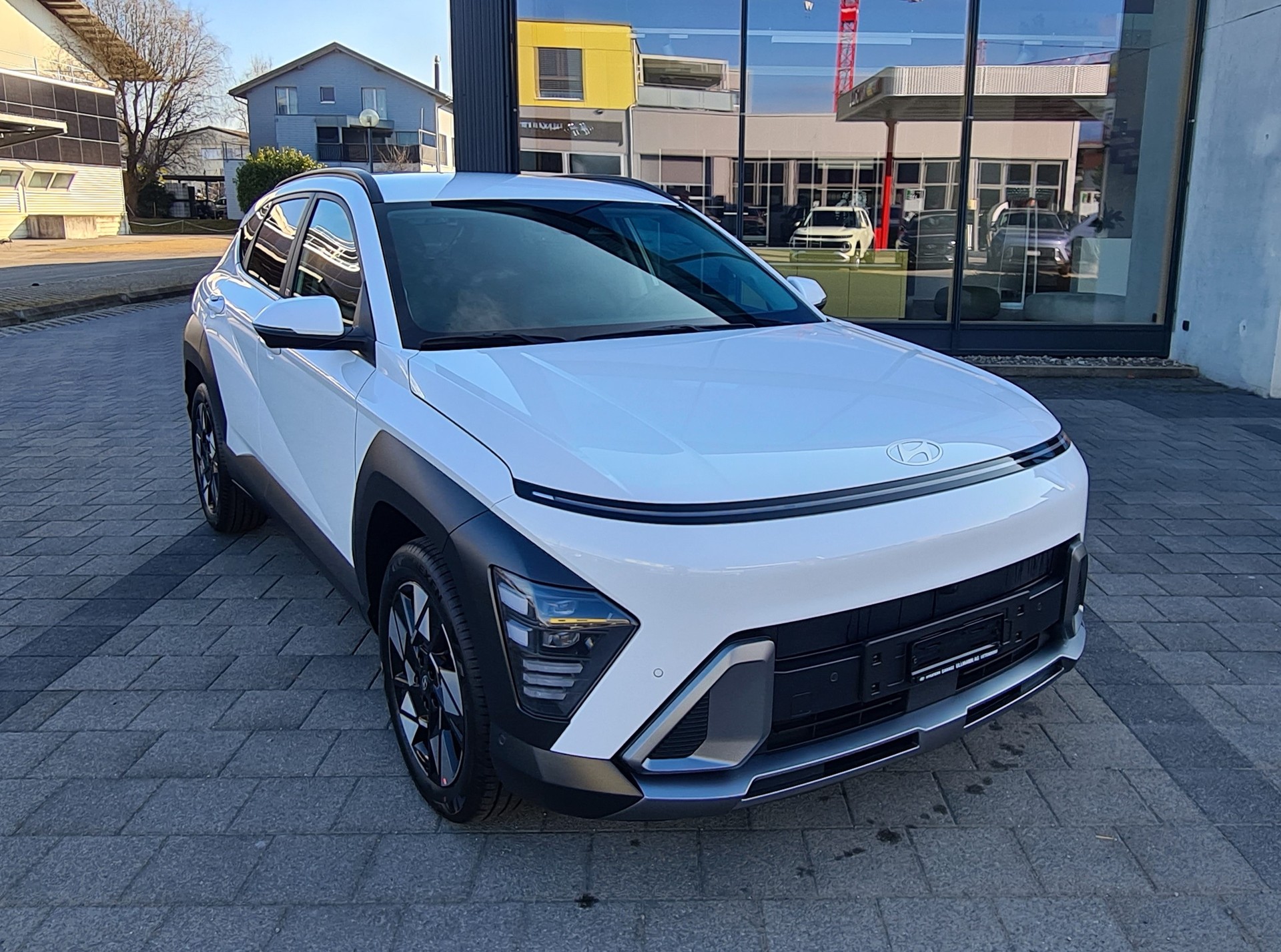 HYUNDAI Kona 1.6 GDi HEV Amplia DCT-image-1