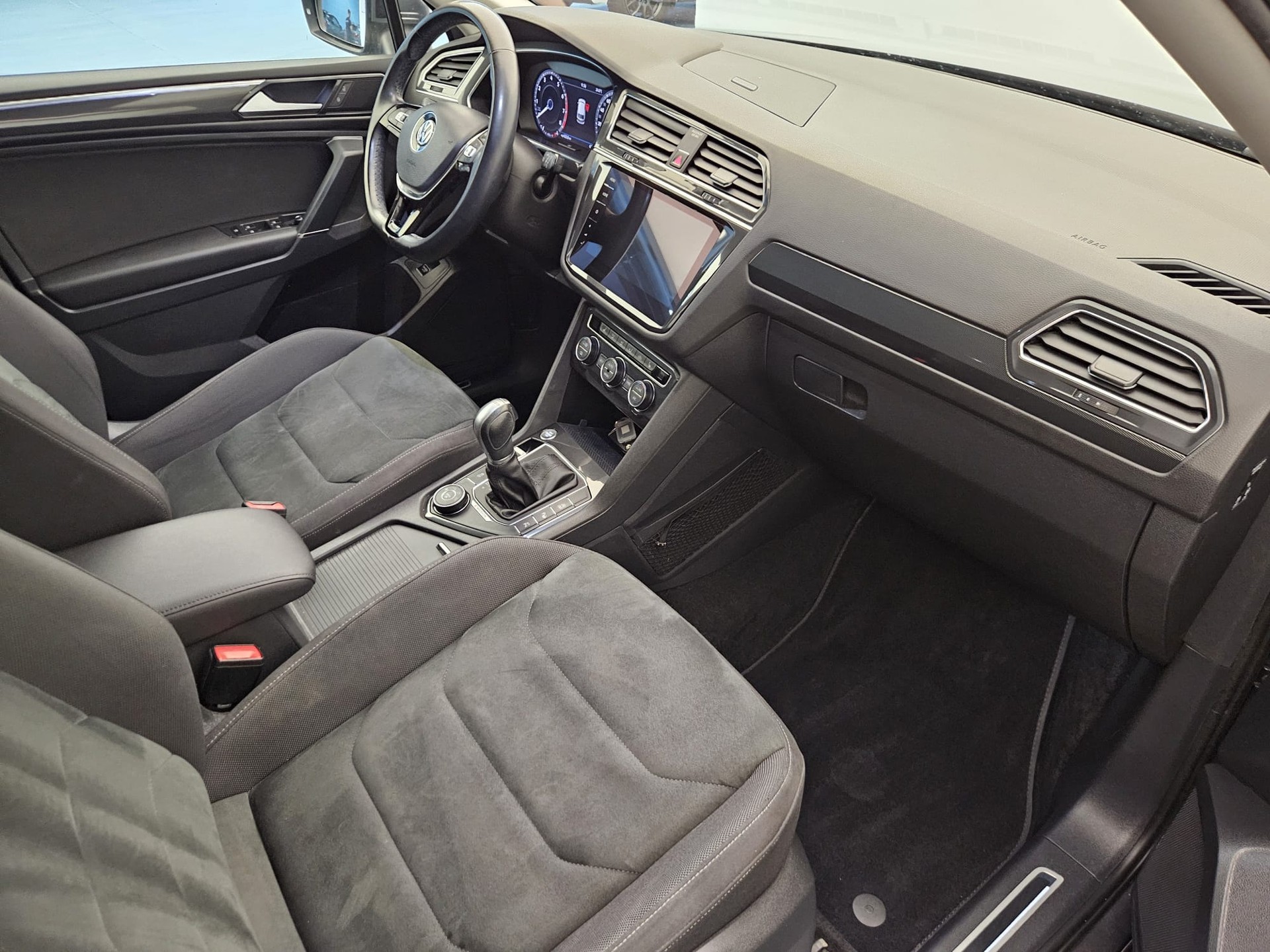 VW Tiguan Allspace 2.0TSI Highline 4Motion DSG-image-11