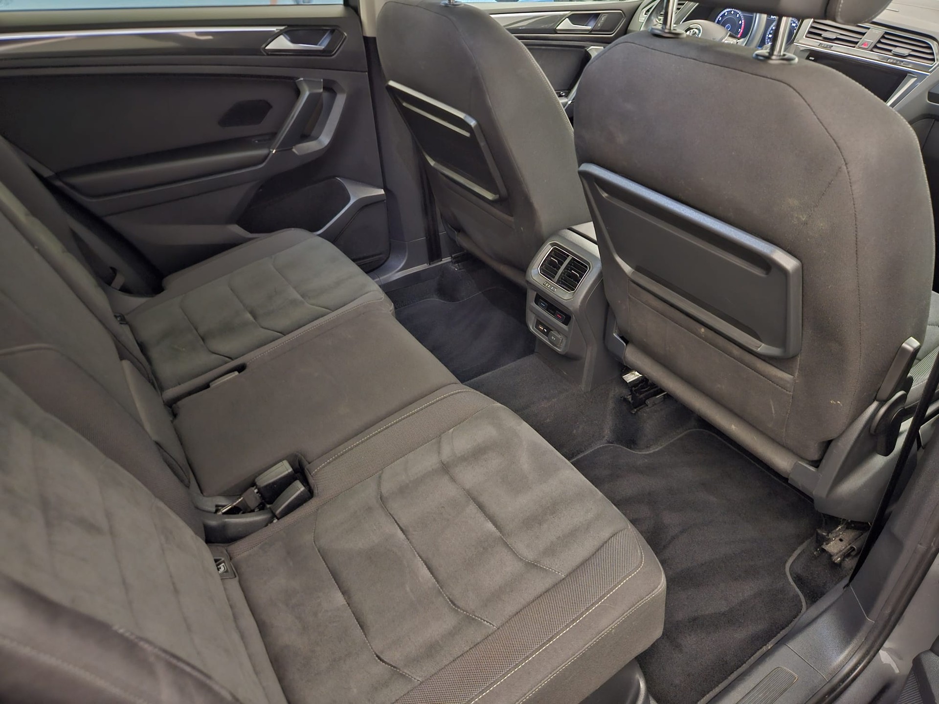 VW Tiguan Allspace 2.0TSI Highline 4Motion DSG-image-13