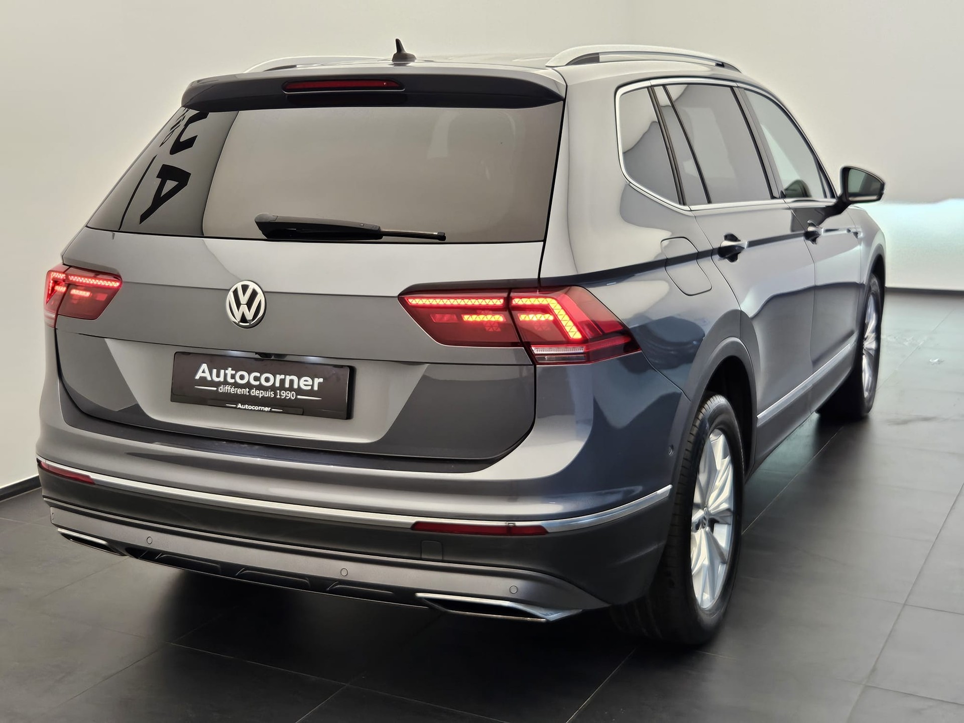 VW Tiguan Allspace 2.0TSI Highline 4Motion DSG-image-6