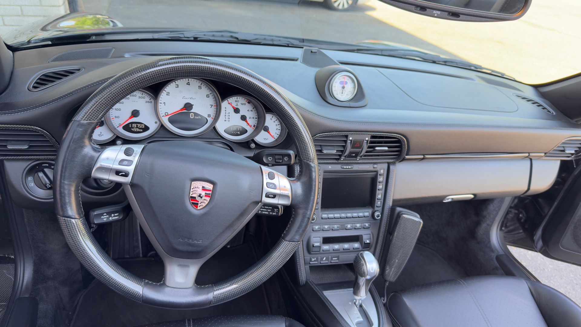 PORSCHE 911 Cabrio Turbo Tiptronic-image-12