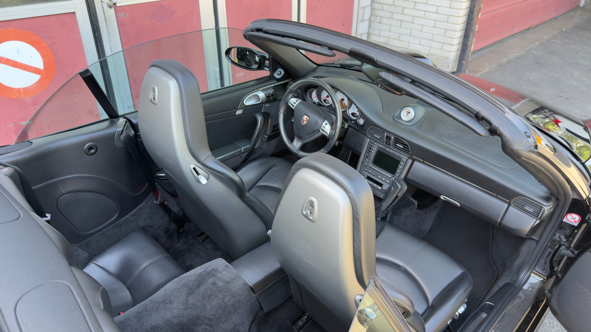 PORSCHE 911 Cabrio Turbo Tiptronic-image-12