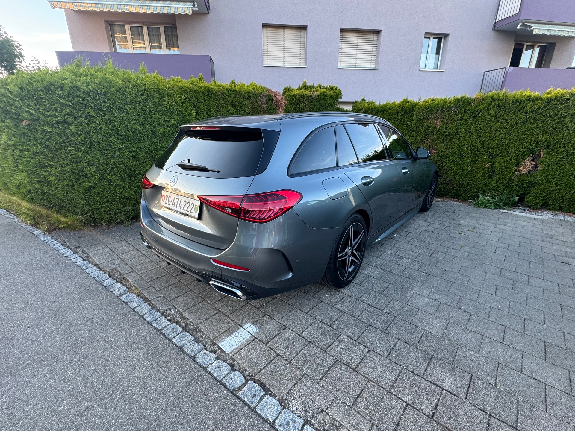 MERCEDES-BENZ C 220 d Swiss Star AMG Line 4matic-image-2