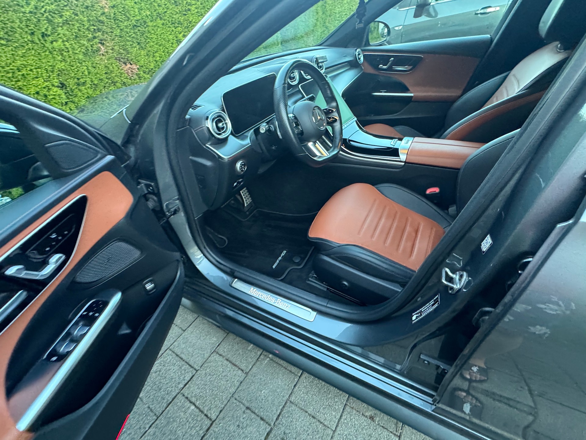 MERCEDES-BENZ C 220 d Swiss Star AMG Line 4matic-image-3
